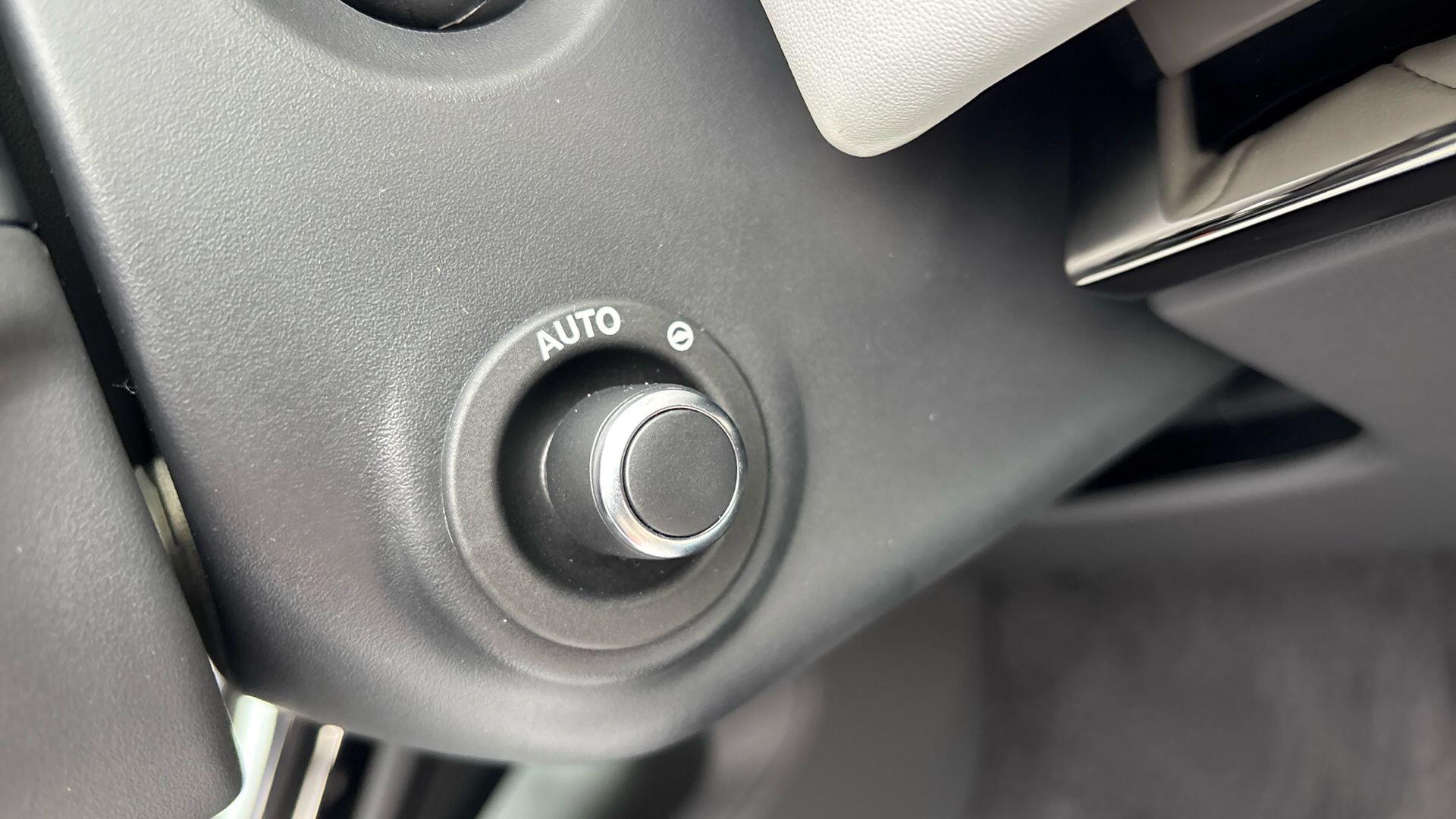 Land Rover Range Rover Sport view 23