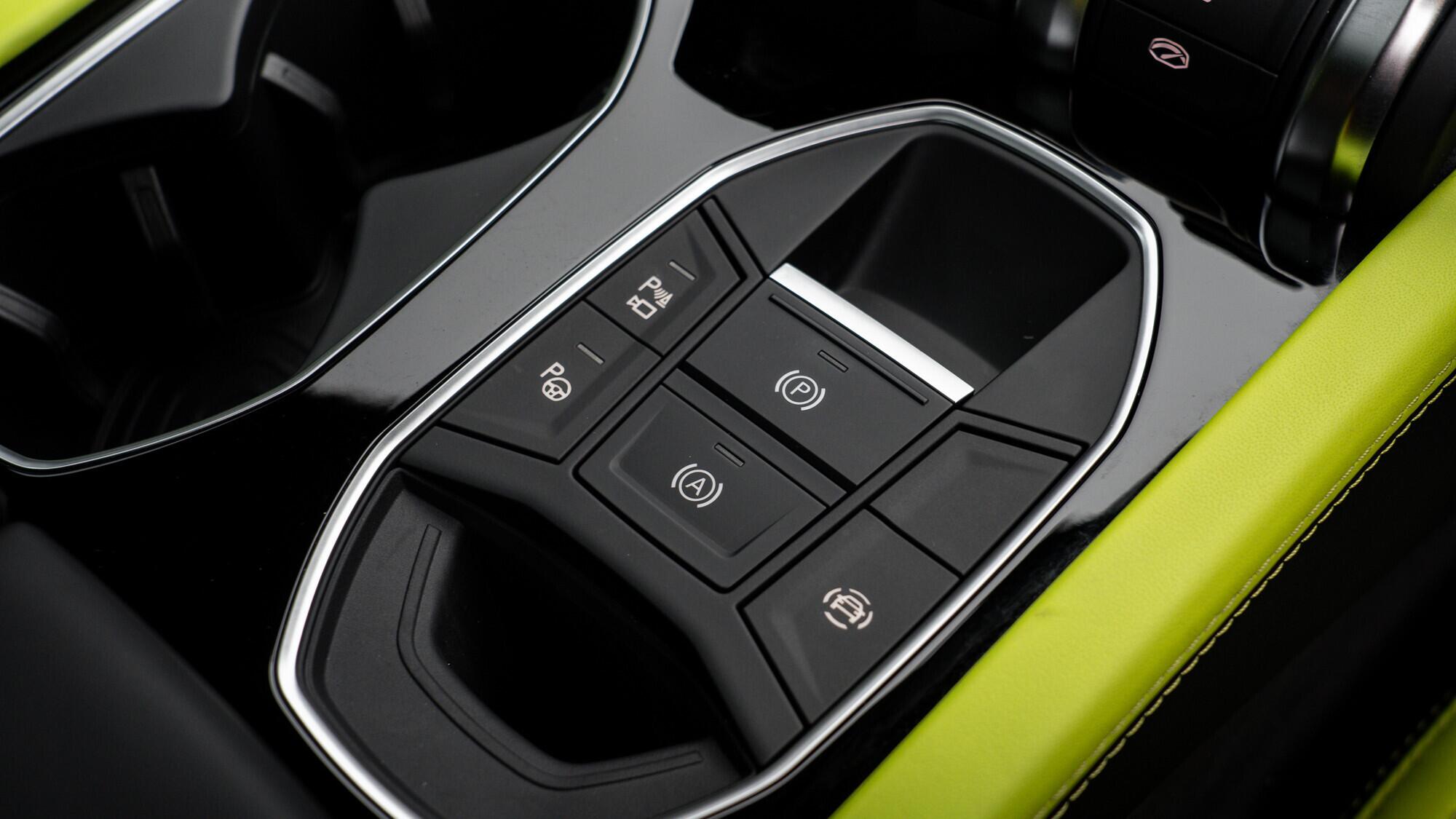 Lamborghini Urus view 58