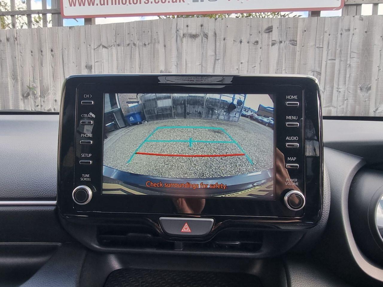 Toyota Yaris view 3