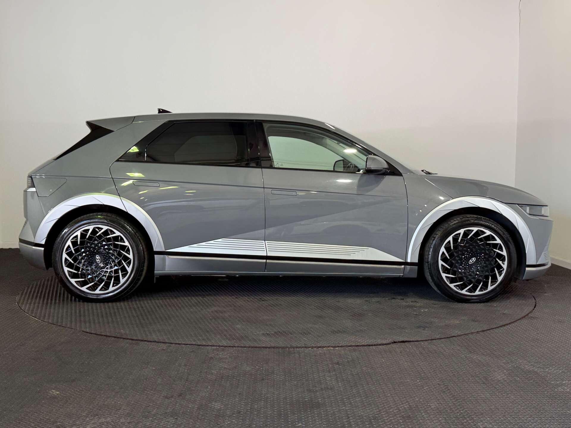 Hyundai IONIQ 5 view 8