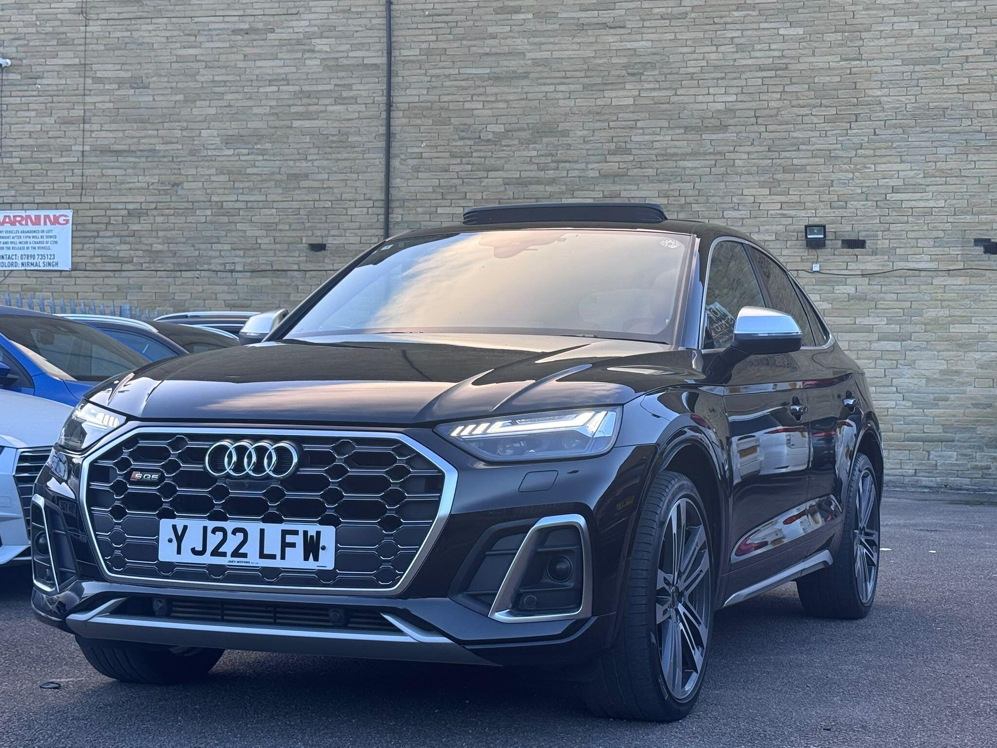 Audi SQ5 view 4
