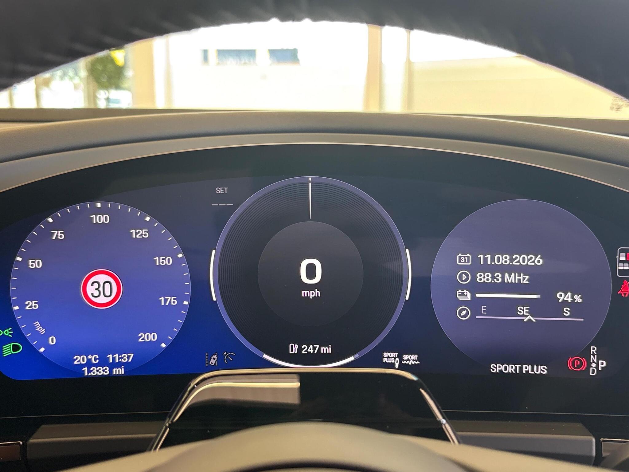 Porsche Macan view 16