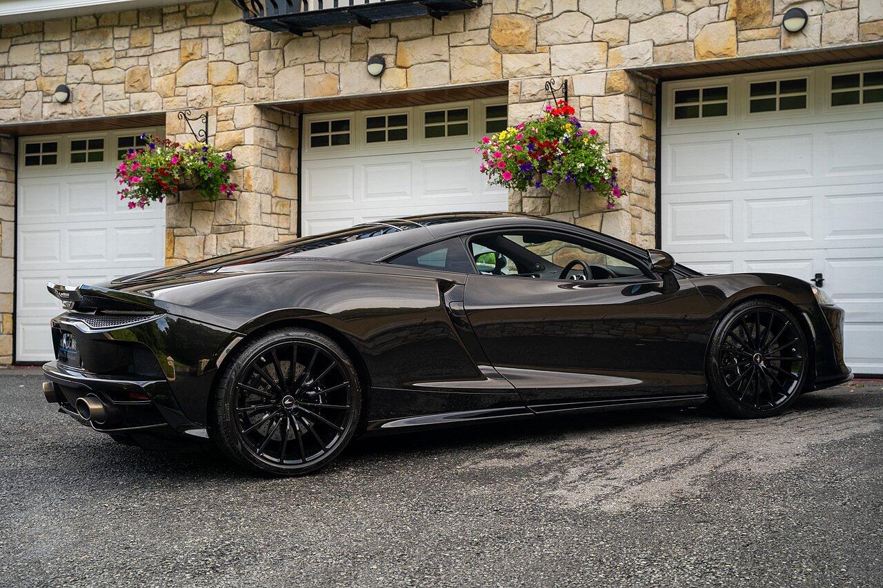 McLaren GT view 23