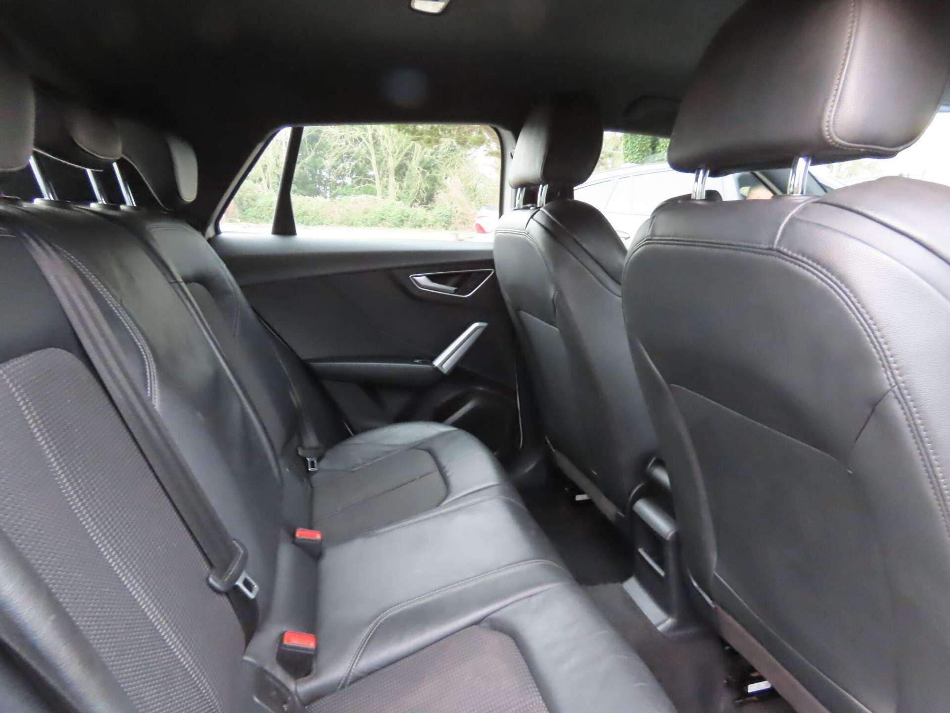 Audi Q2 view 10