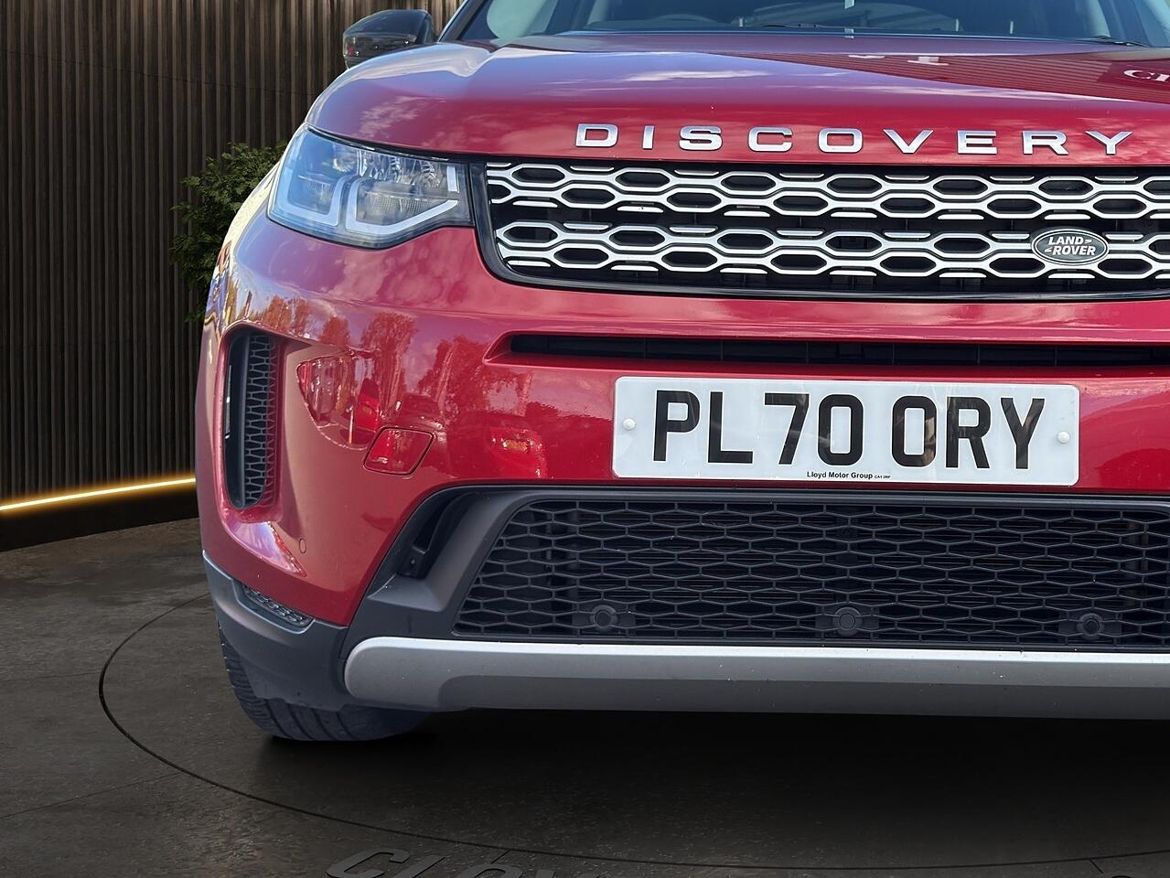 Land Rover Discovery Sport view 22