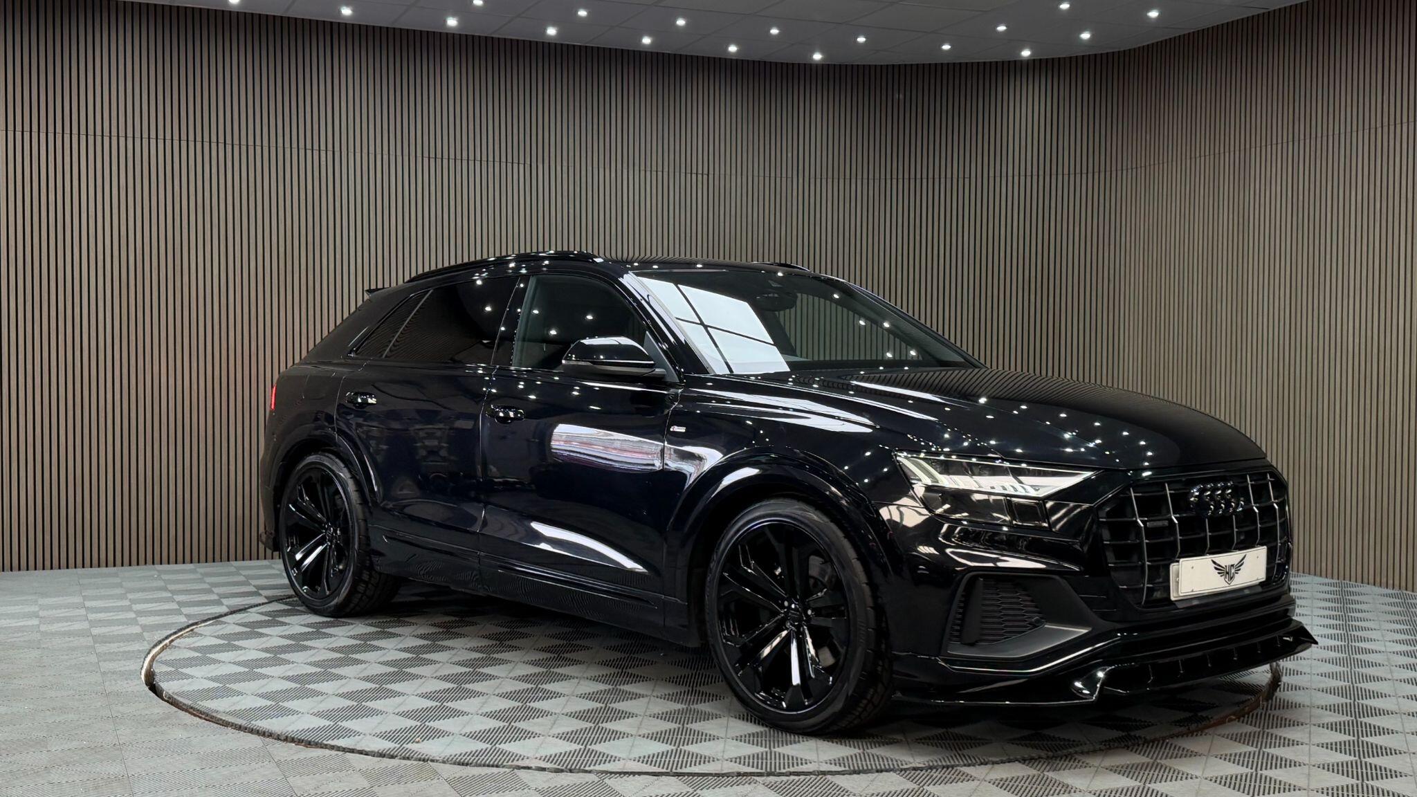 Audi Q8 view 34
