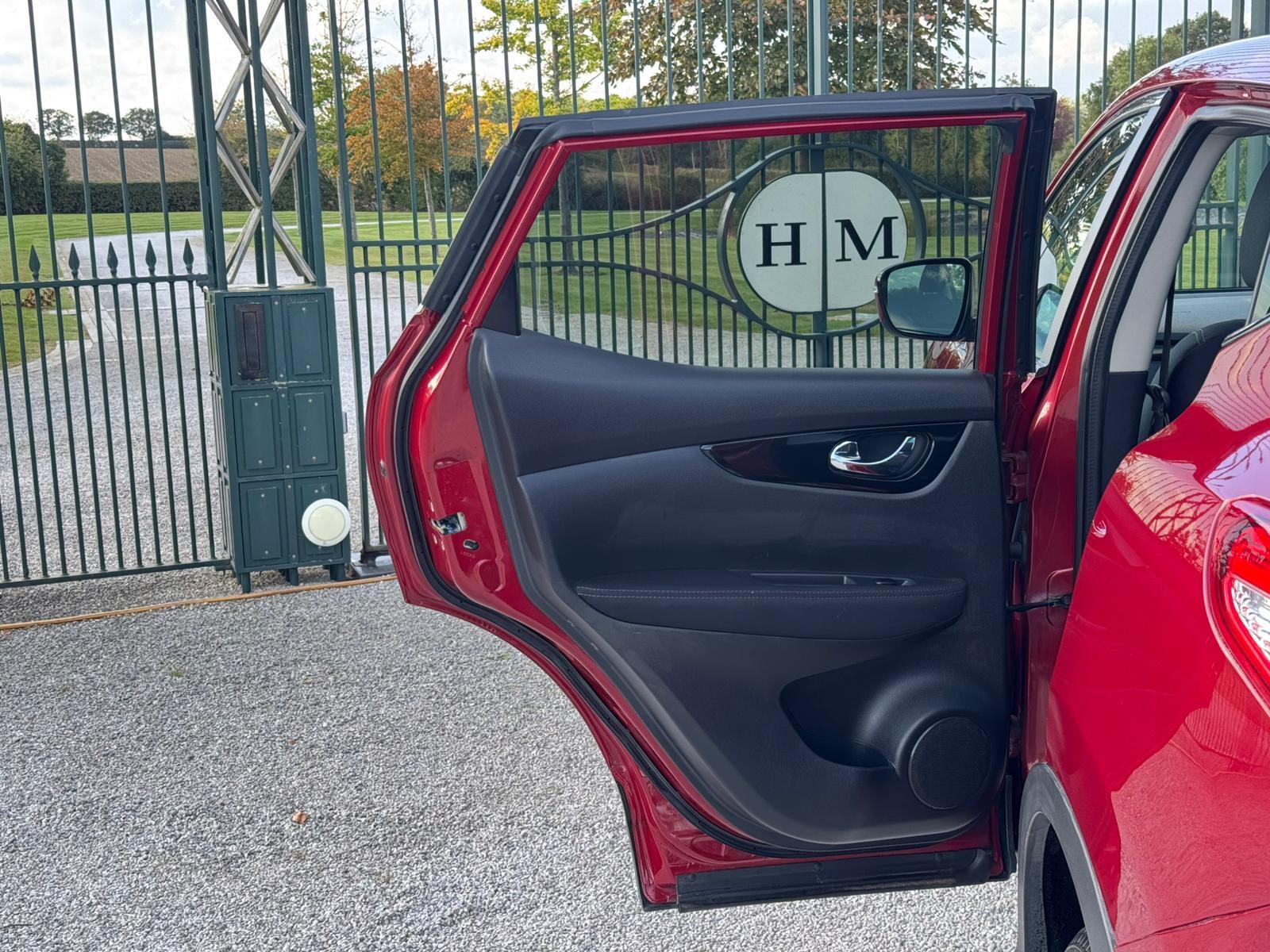 2014 Nissan Qashqai image 26