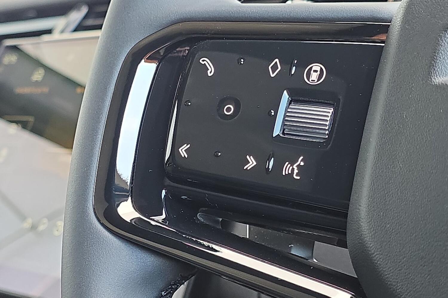 Land Rover Range Rover Velar view 33