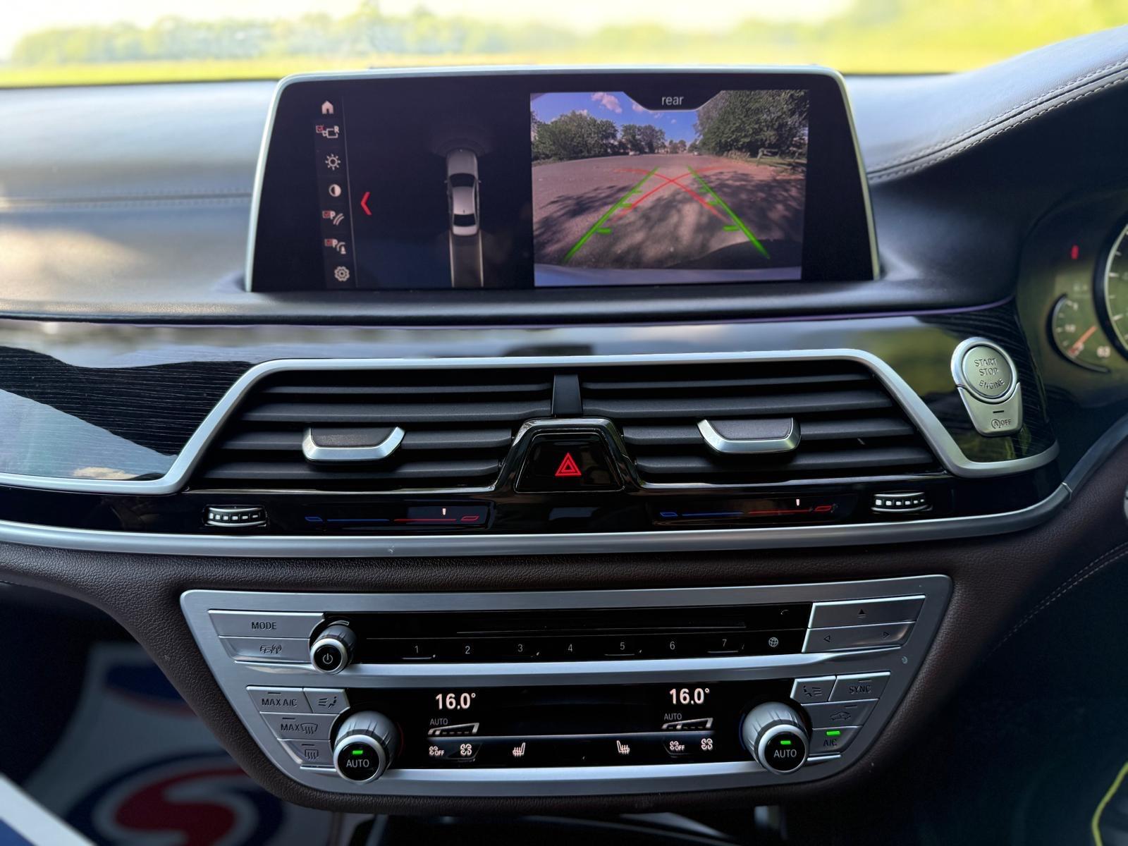 BMW 7 Series view 52