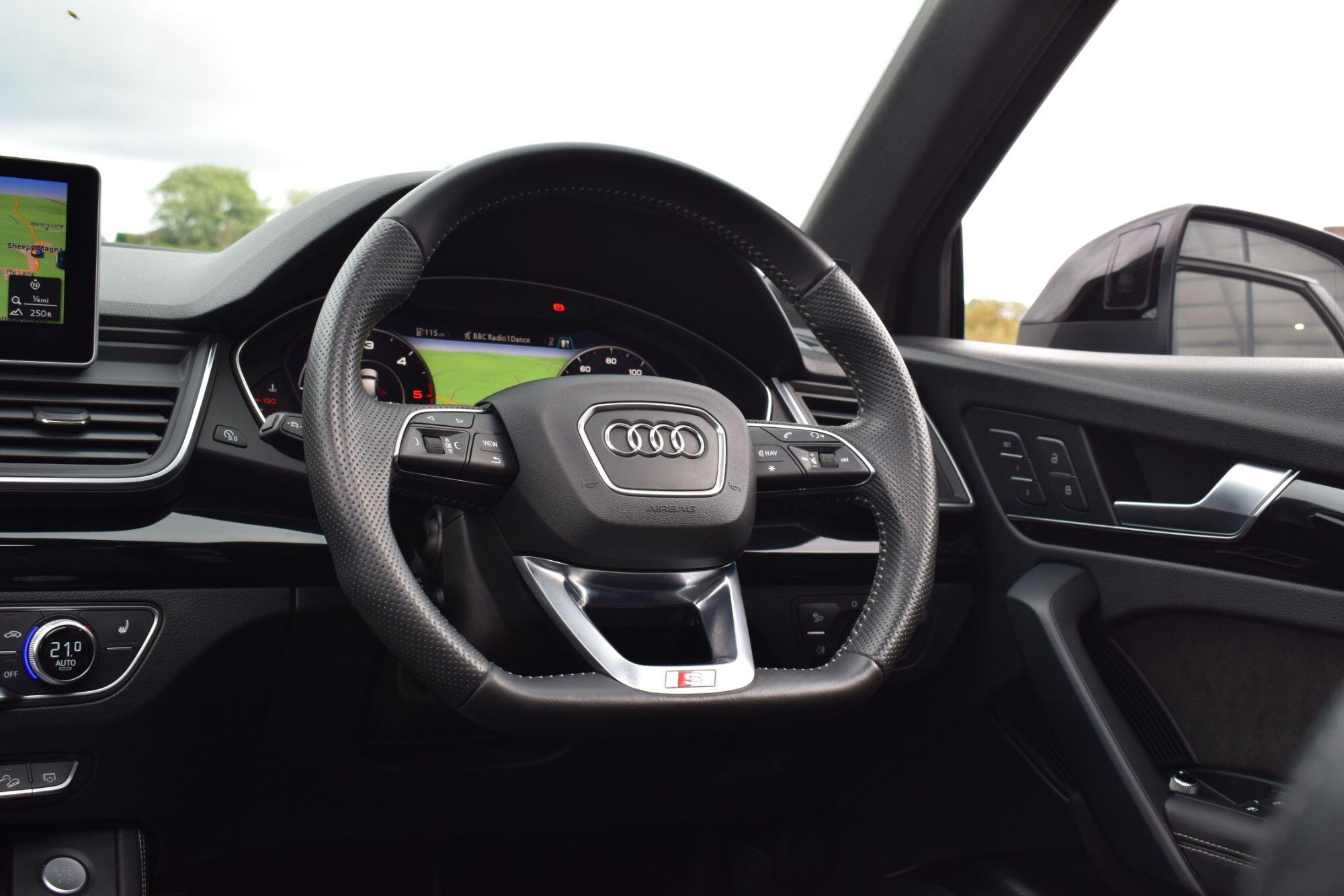 Audi Q5 view 31