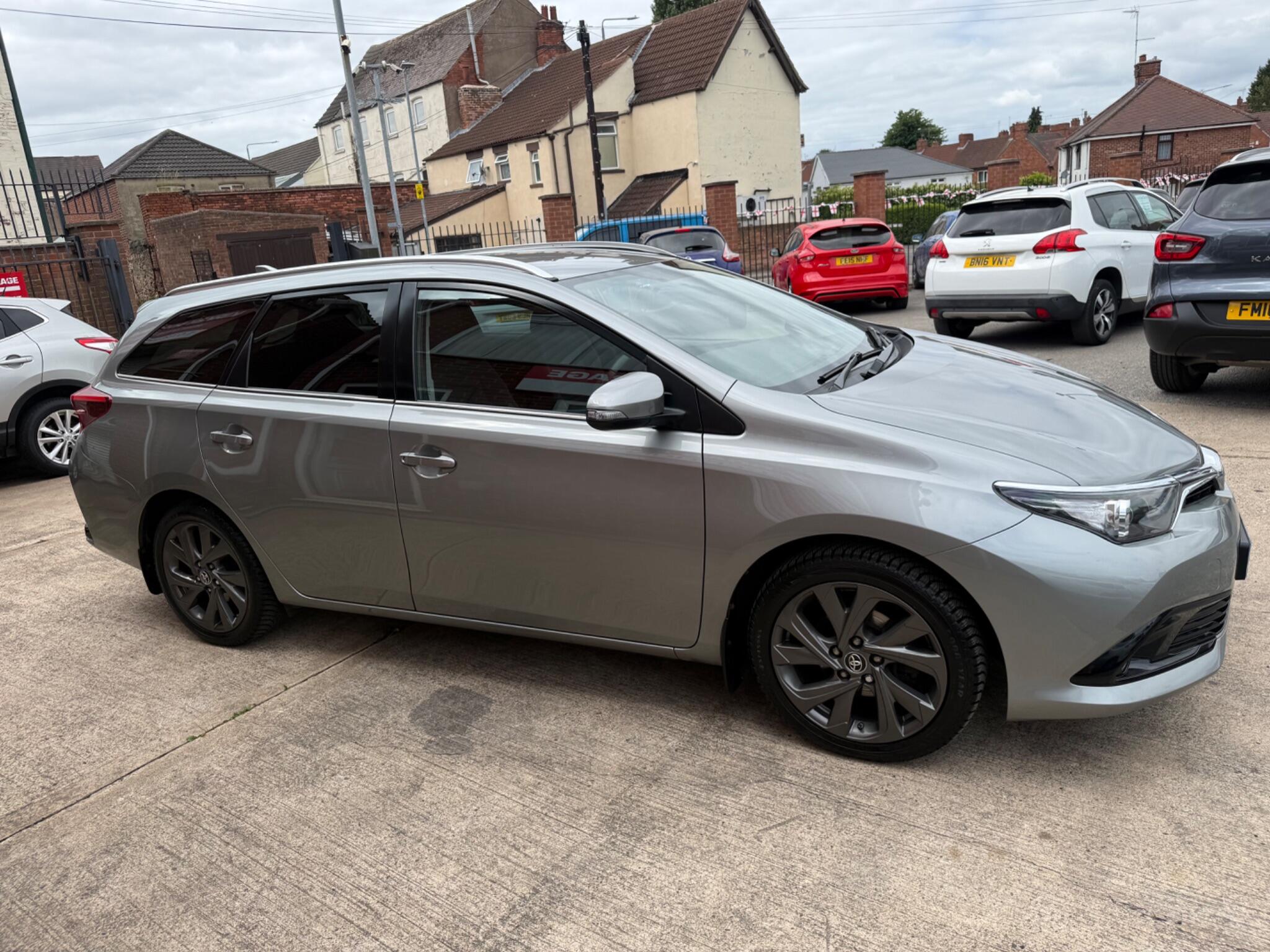 Toyota Auris view 6