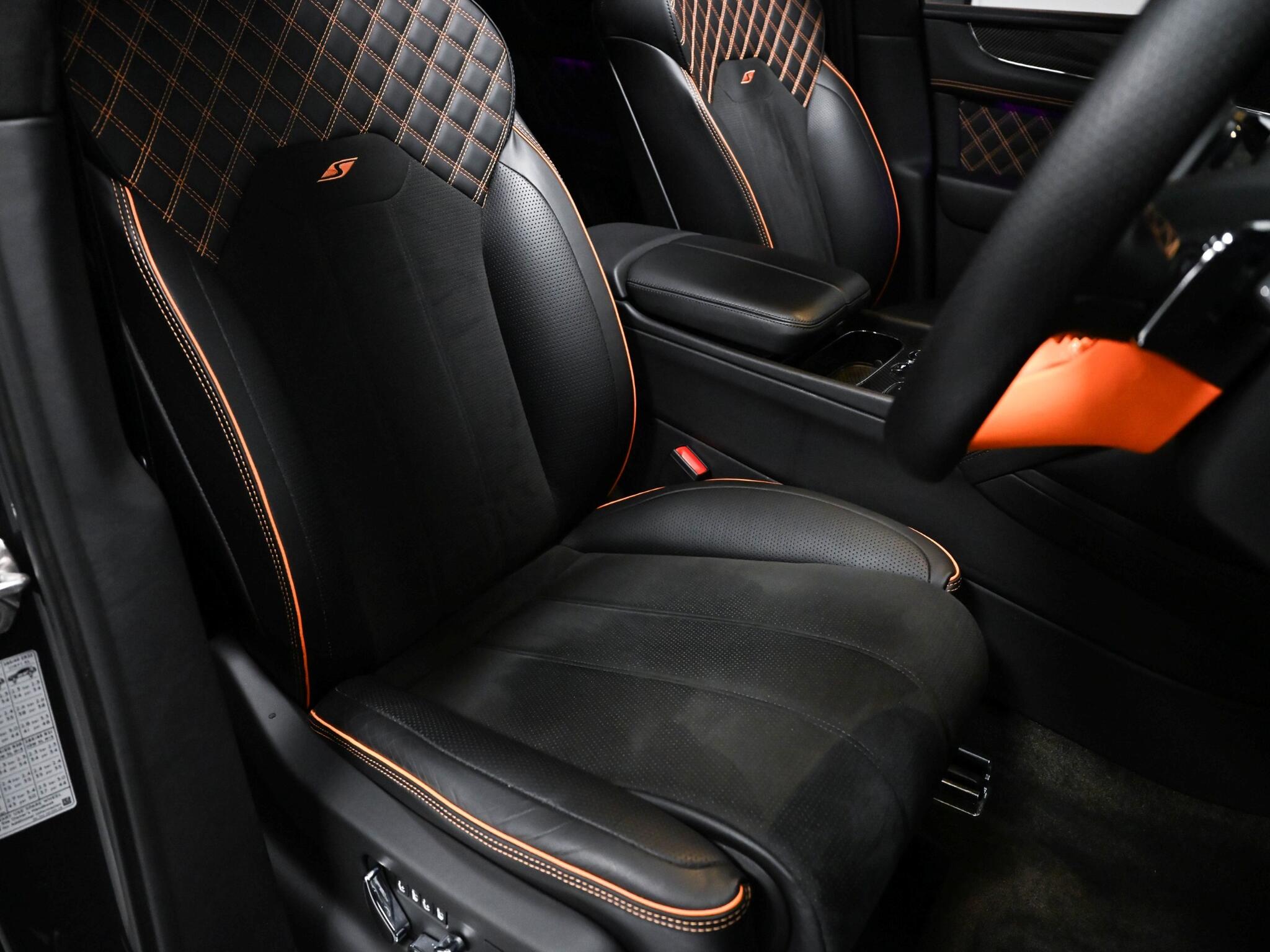 Bentley Bentayga view 46