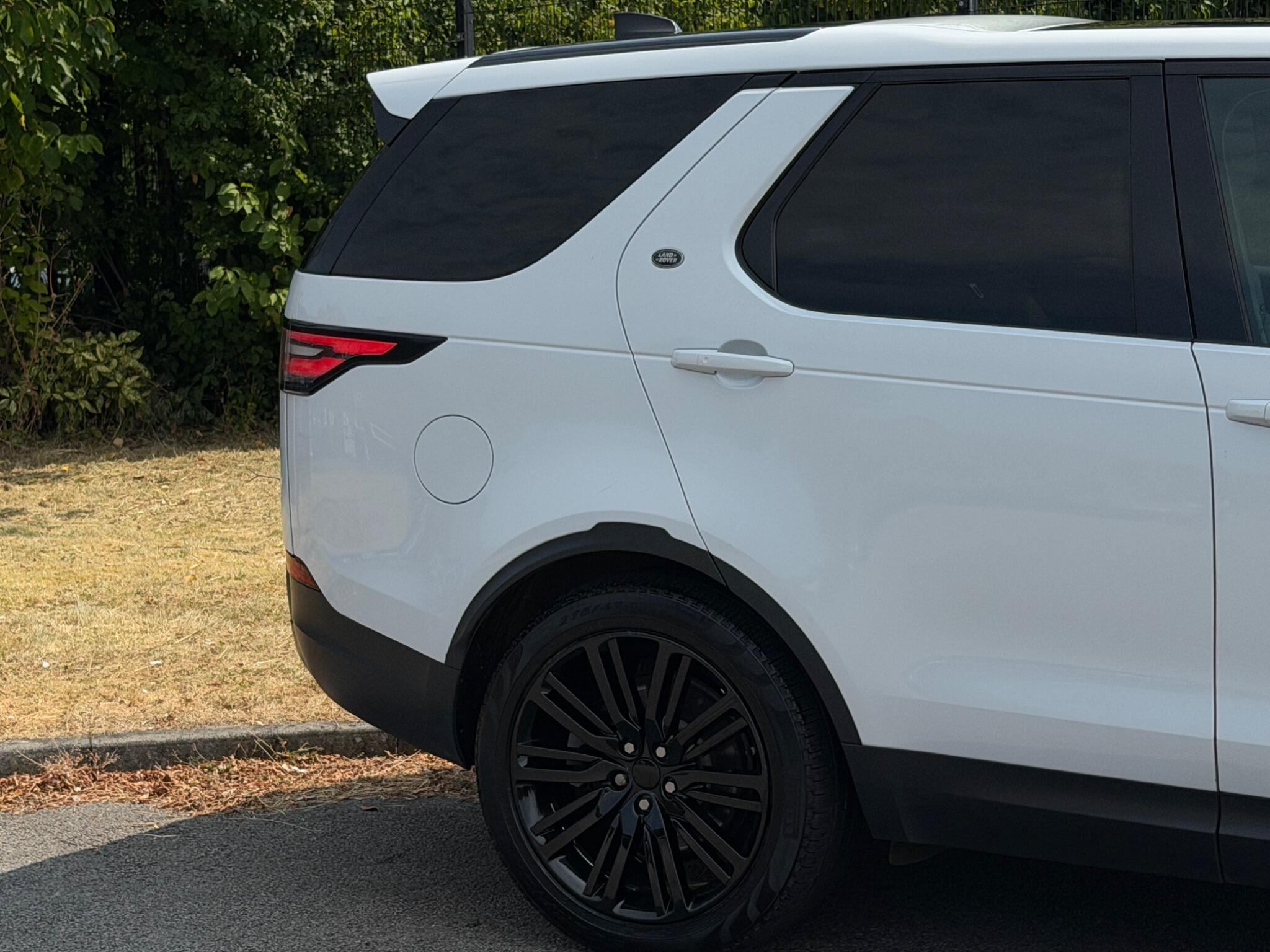 Land Rover Discovery view 37