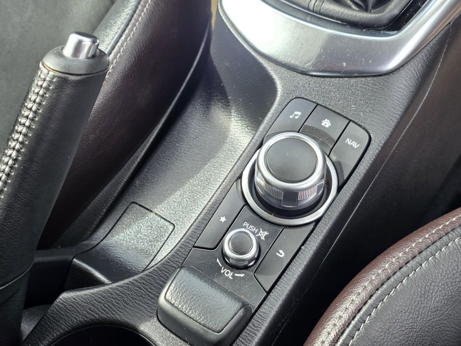 Mazda Mazda2 view 23