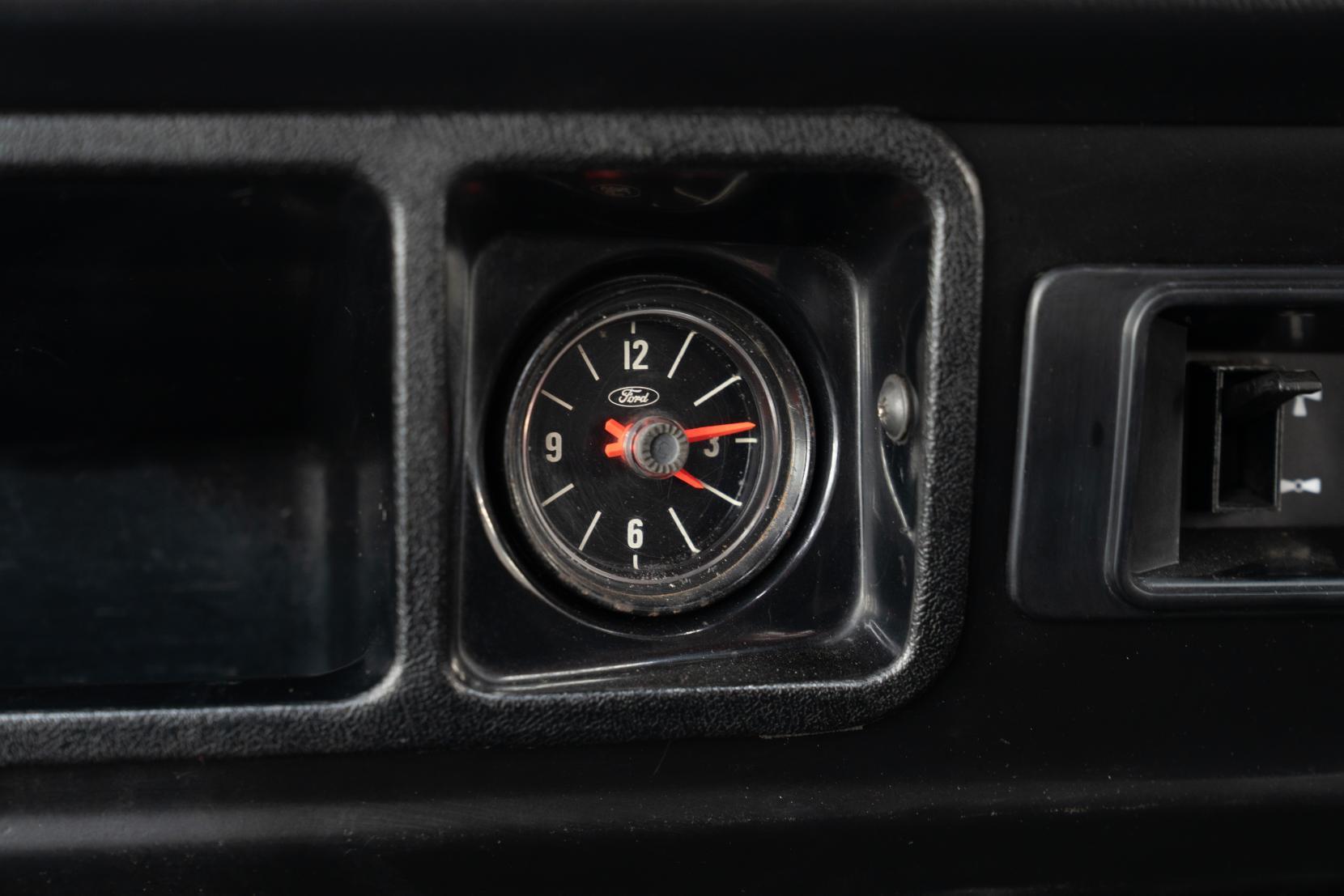 Ford Escort view 15