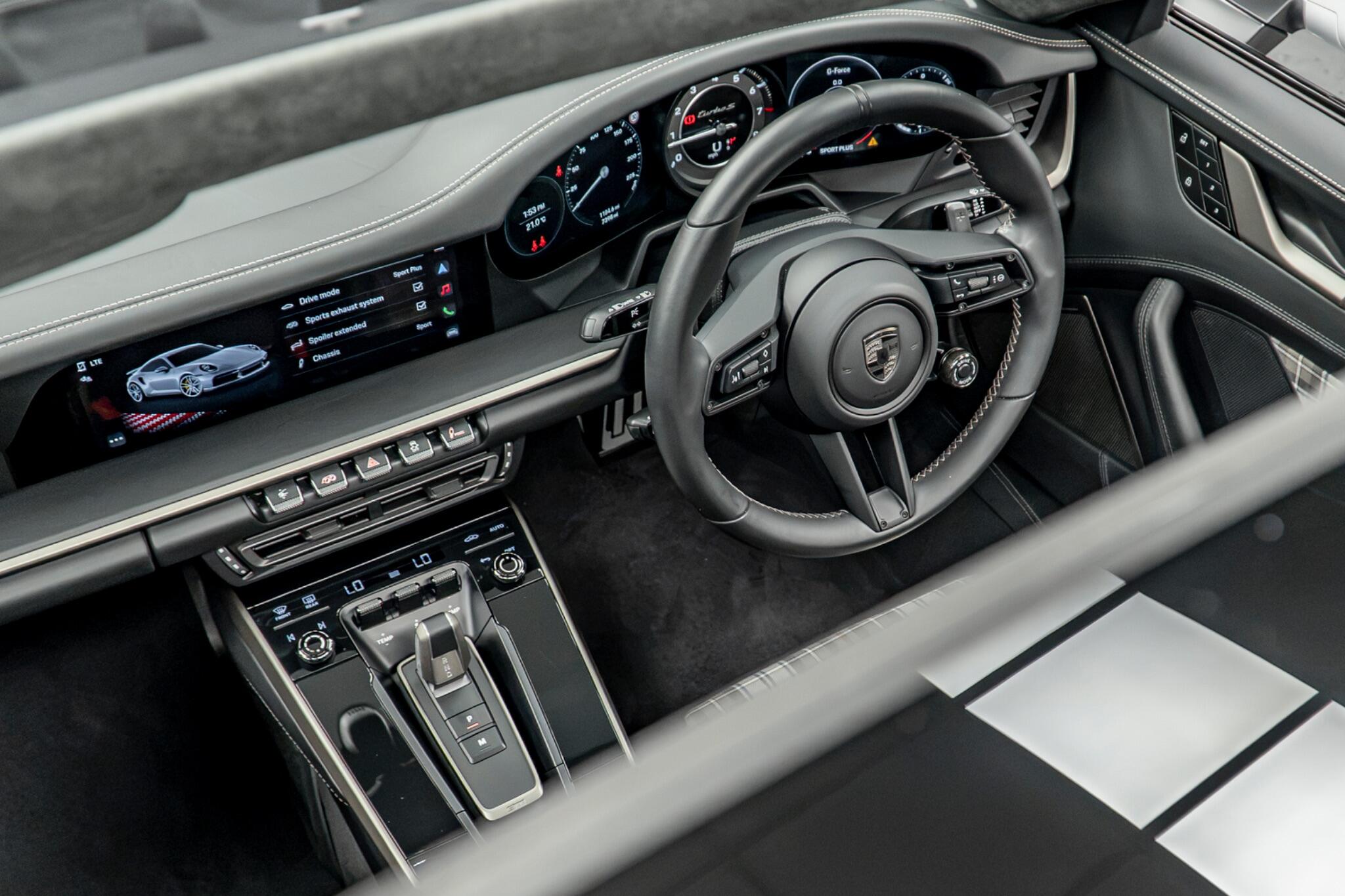 Porsche 911 view 42