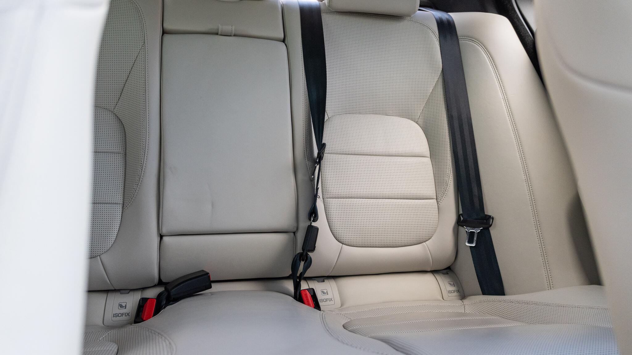 Jaguar Xe view 25