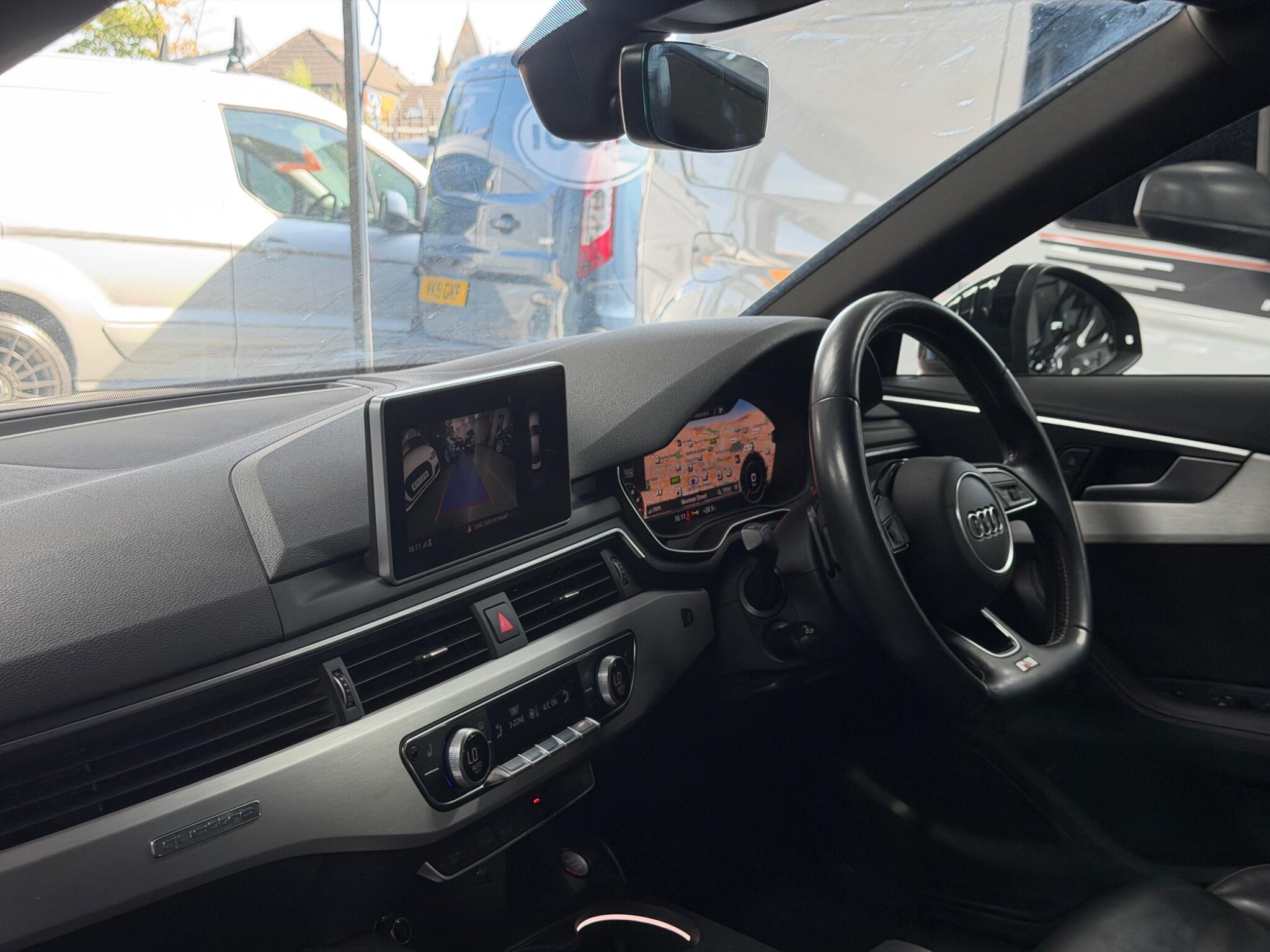 Audi S4 view 18