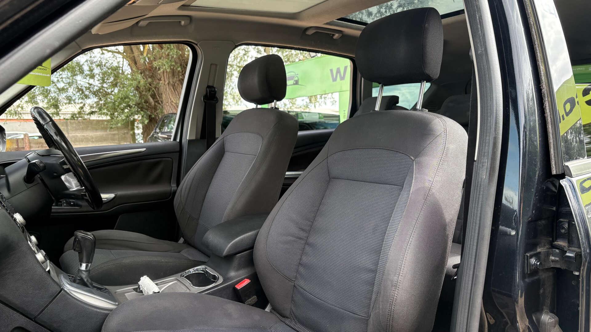 Ford S-Max view 15