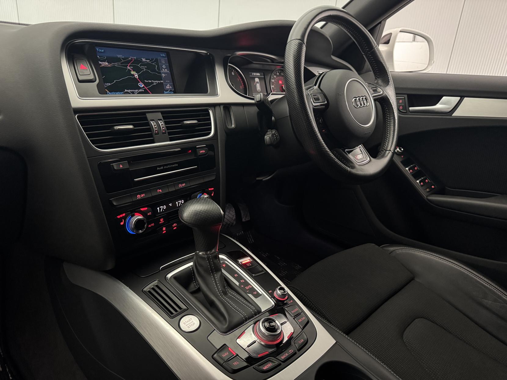 Audi A4 Avant view 46