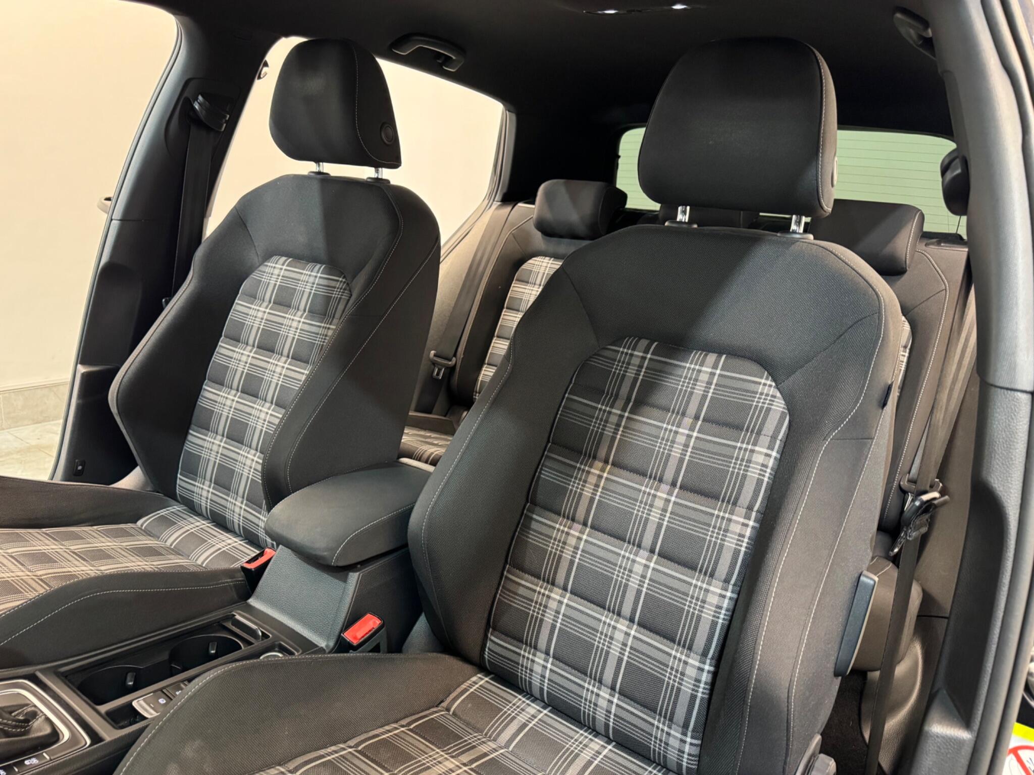 Volkswagen Golf view 29
