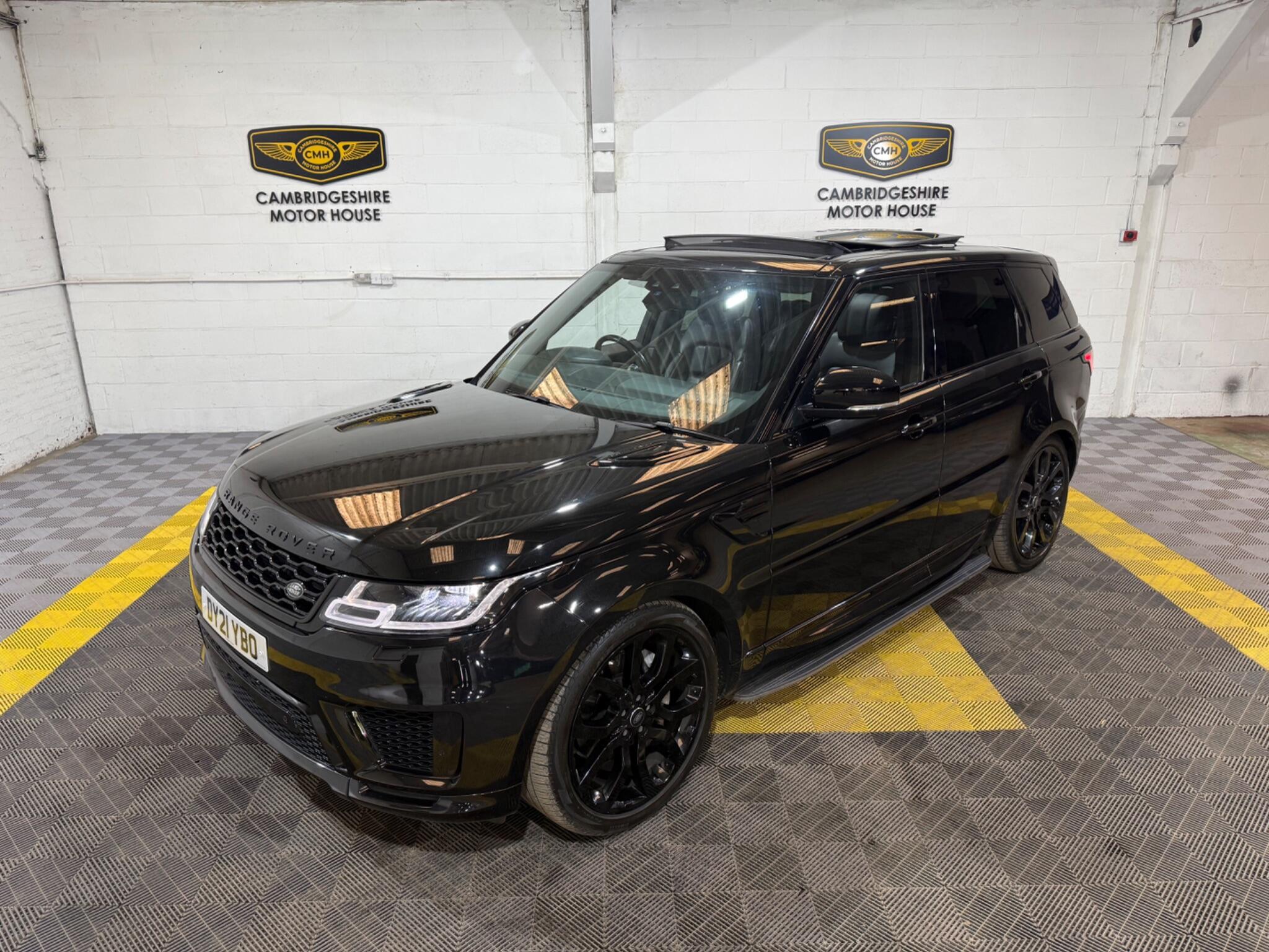 Land Rover Range Rover Sport view 3
