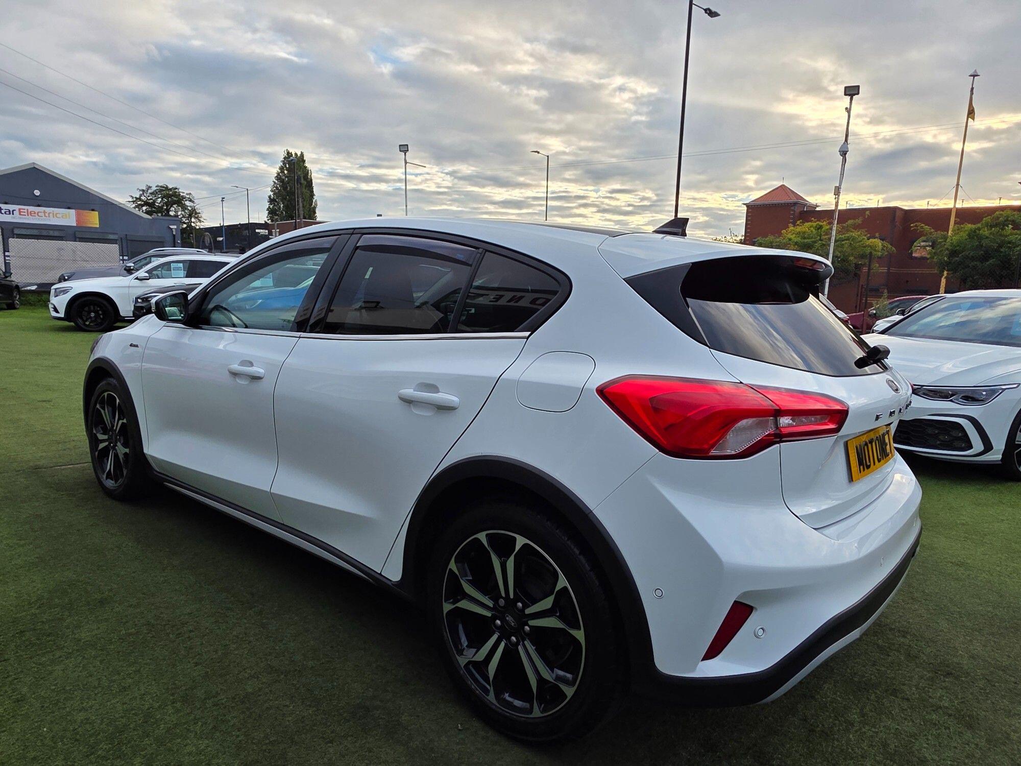 Ford Focus view 19