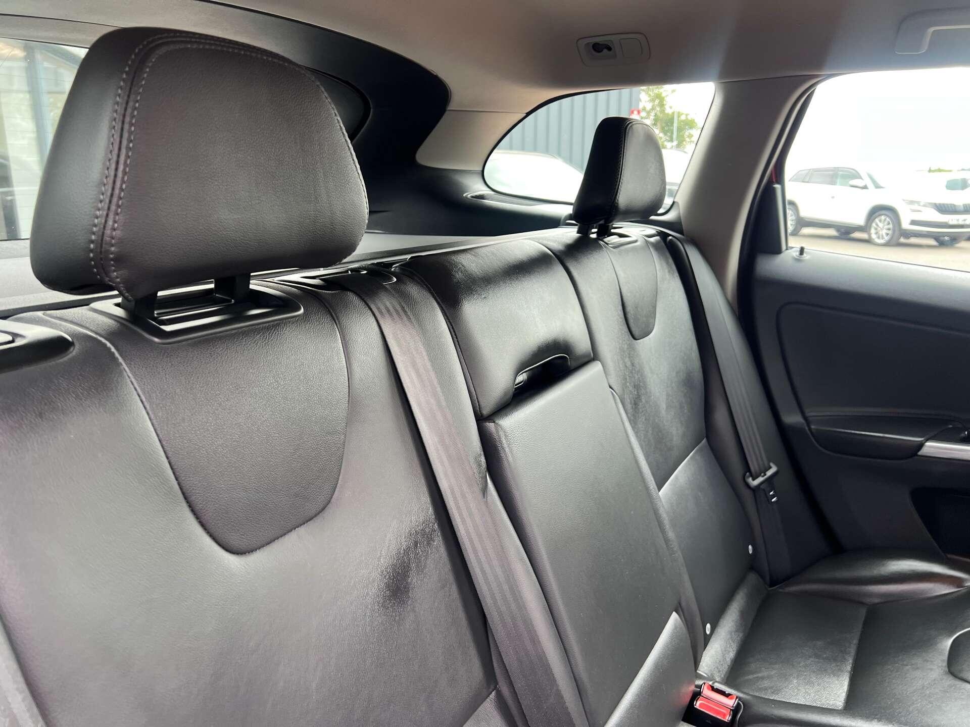 Volvo XC60 view 32