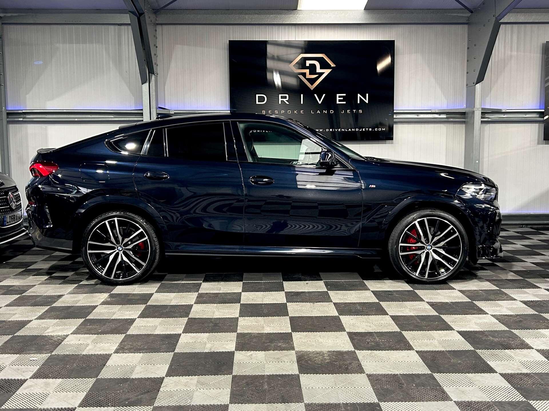 BMW X6 view 10