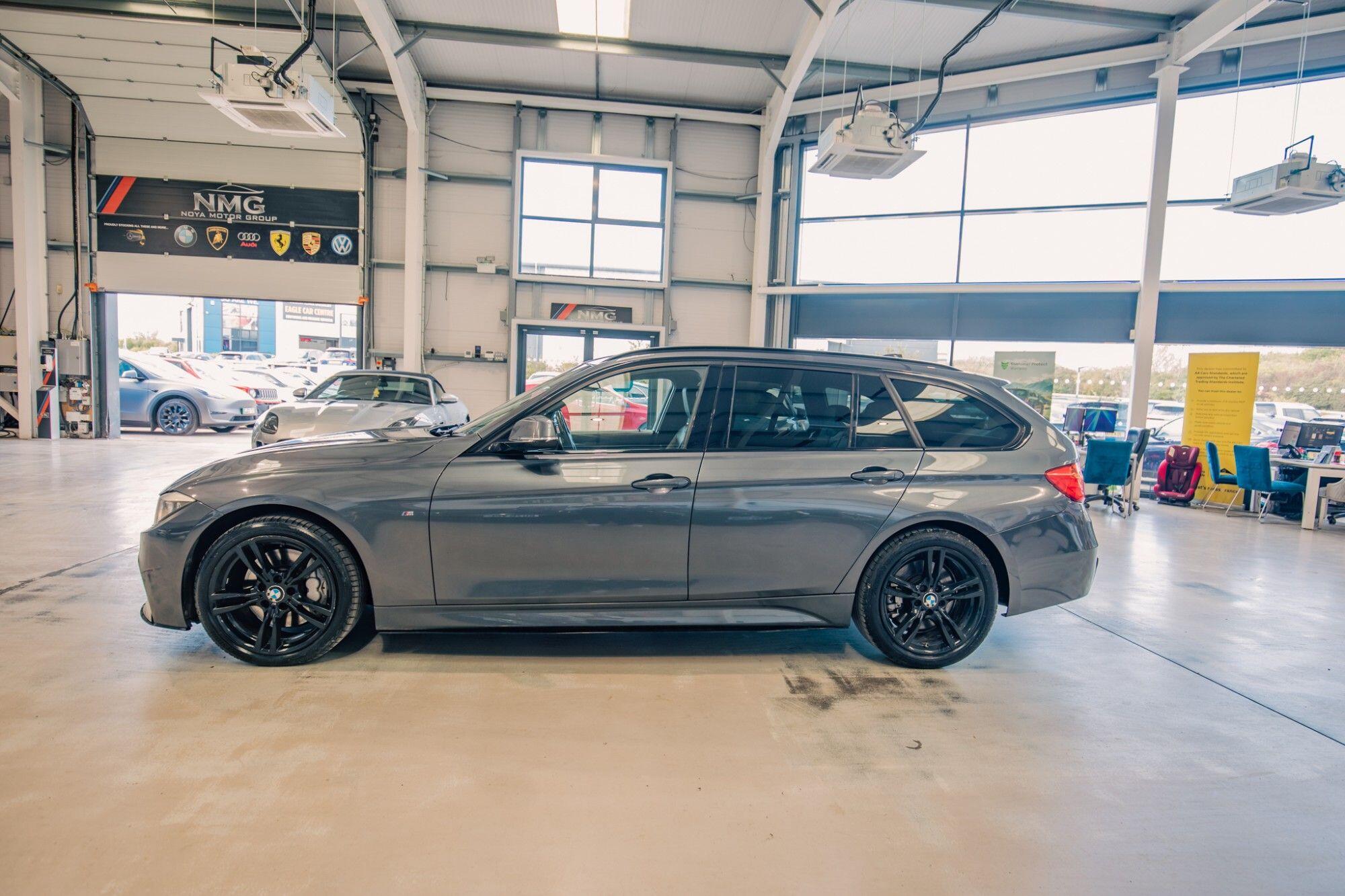 BMW 3 Series view 24