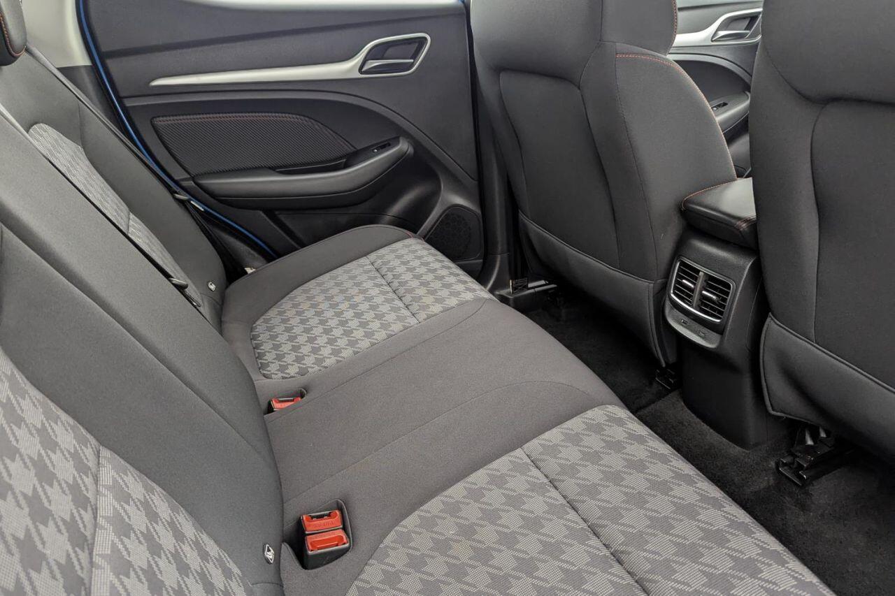 MG ZS view 17