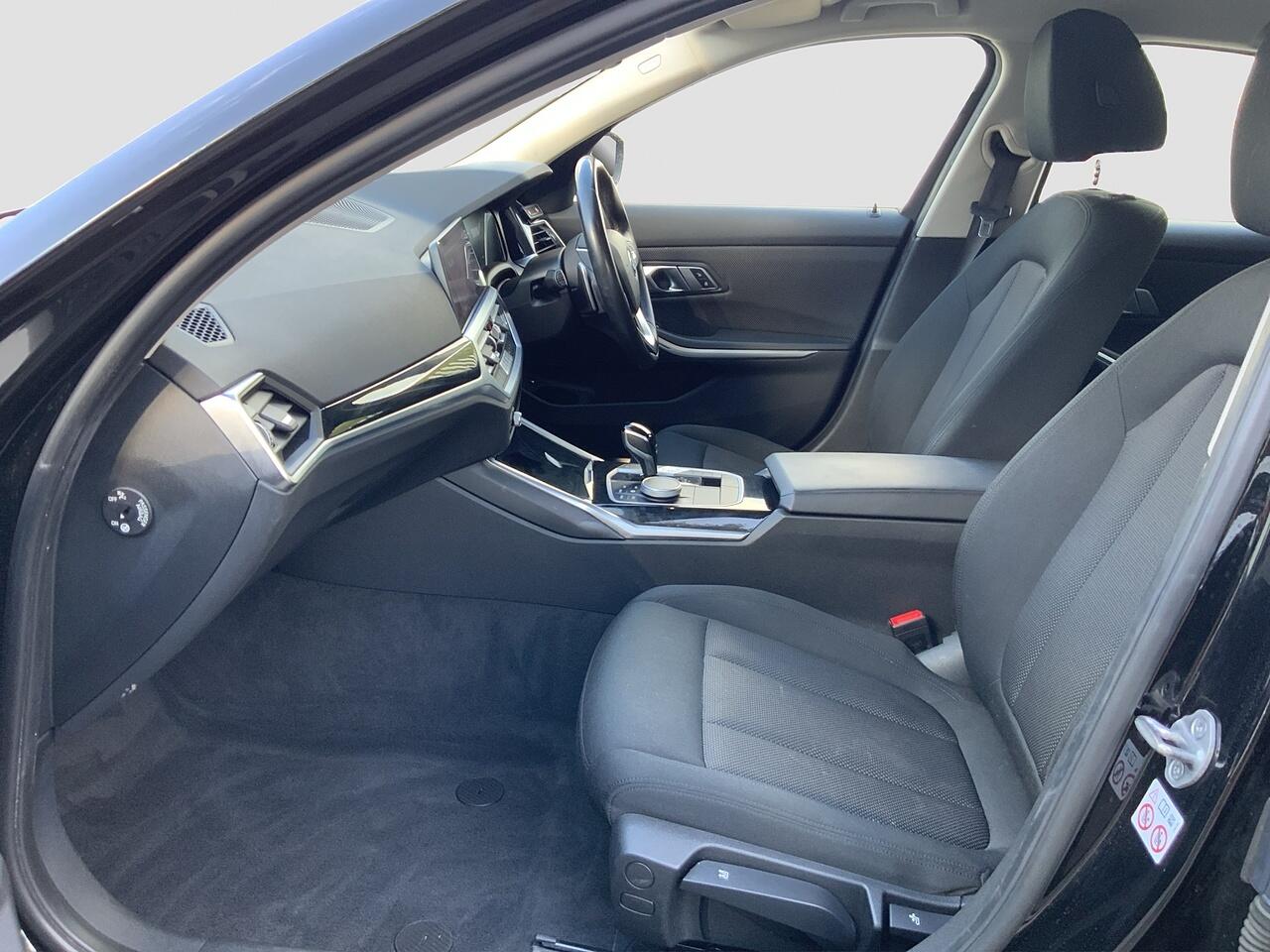 BMW 3 Series view 13