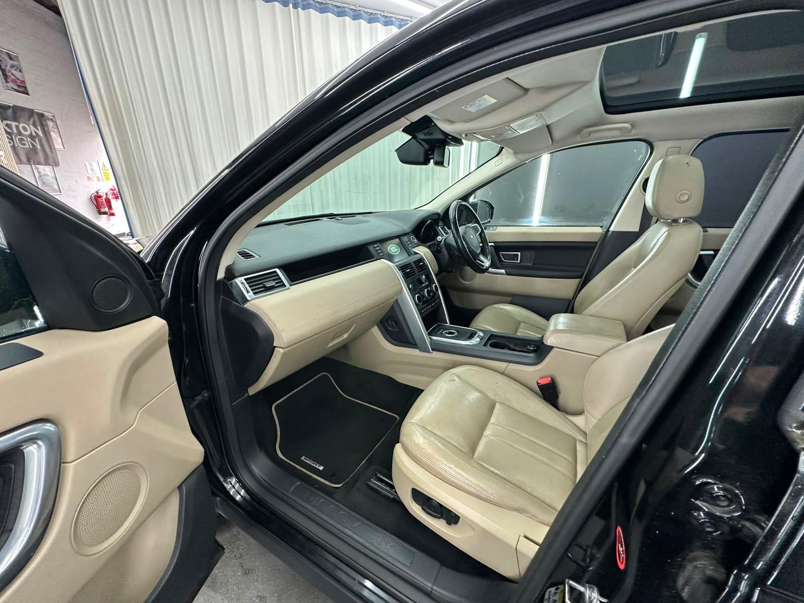 Land Rover Discovery Sport view 29