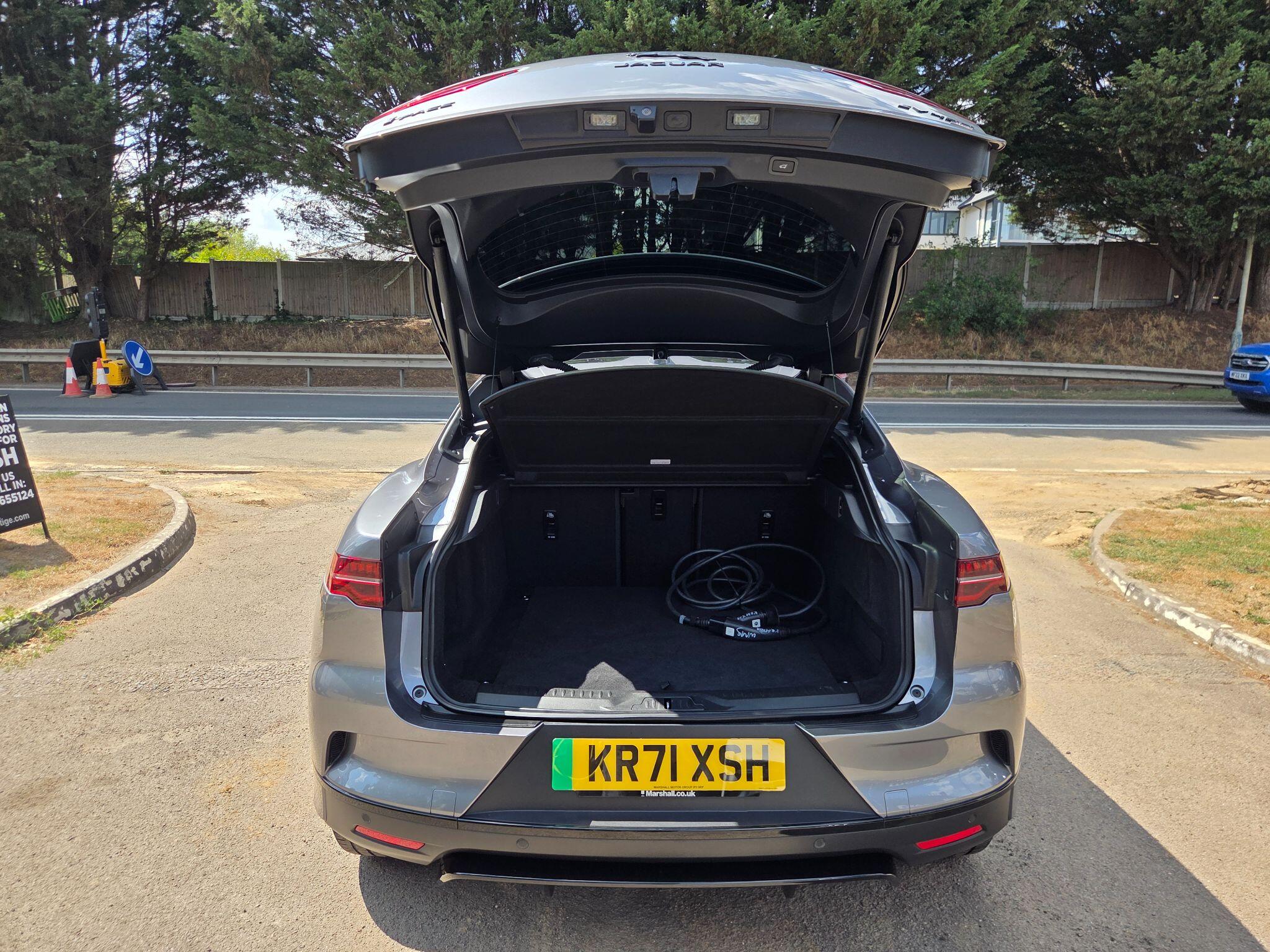 Jaguar I-Pace view 16