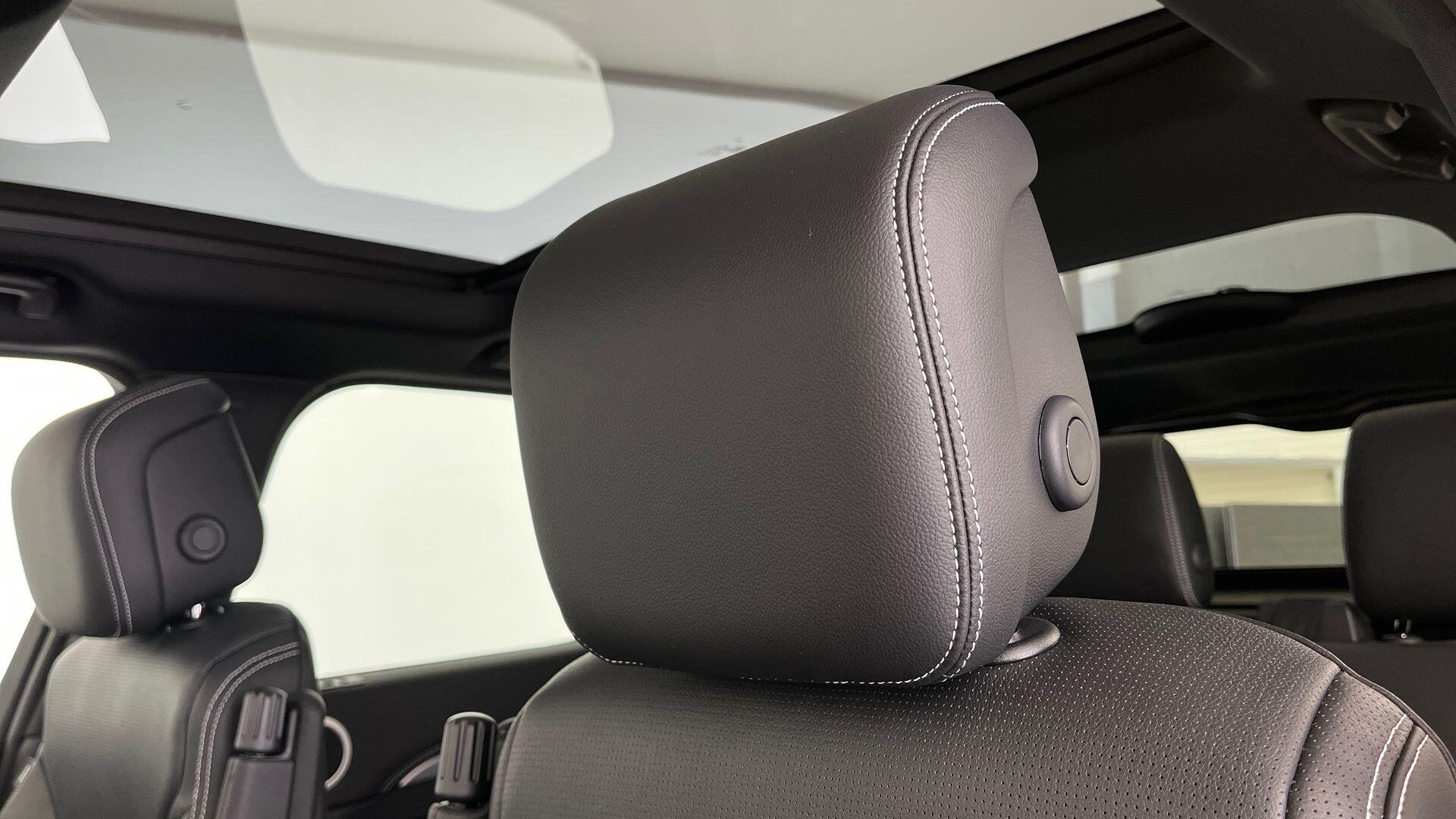 Land Rover Discovery view 21