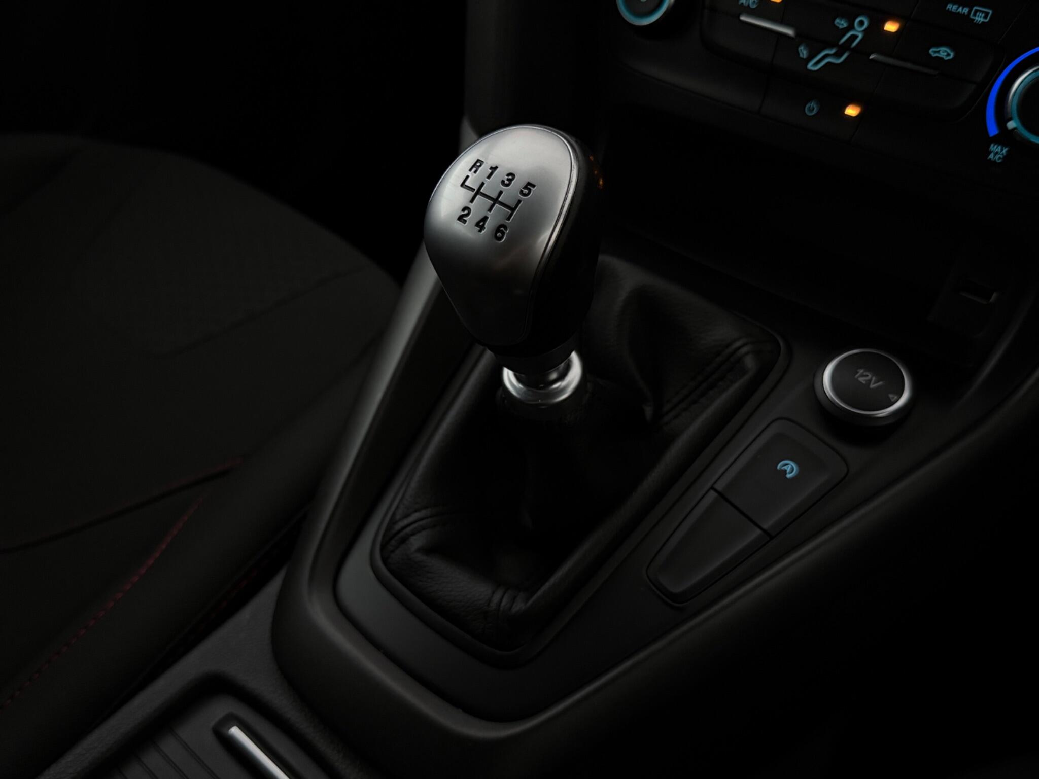 Ford Focus view 21