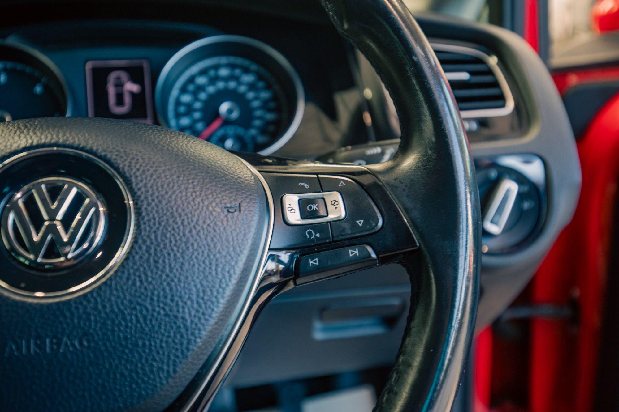 Volkswagen Golf view 18
