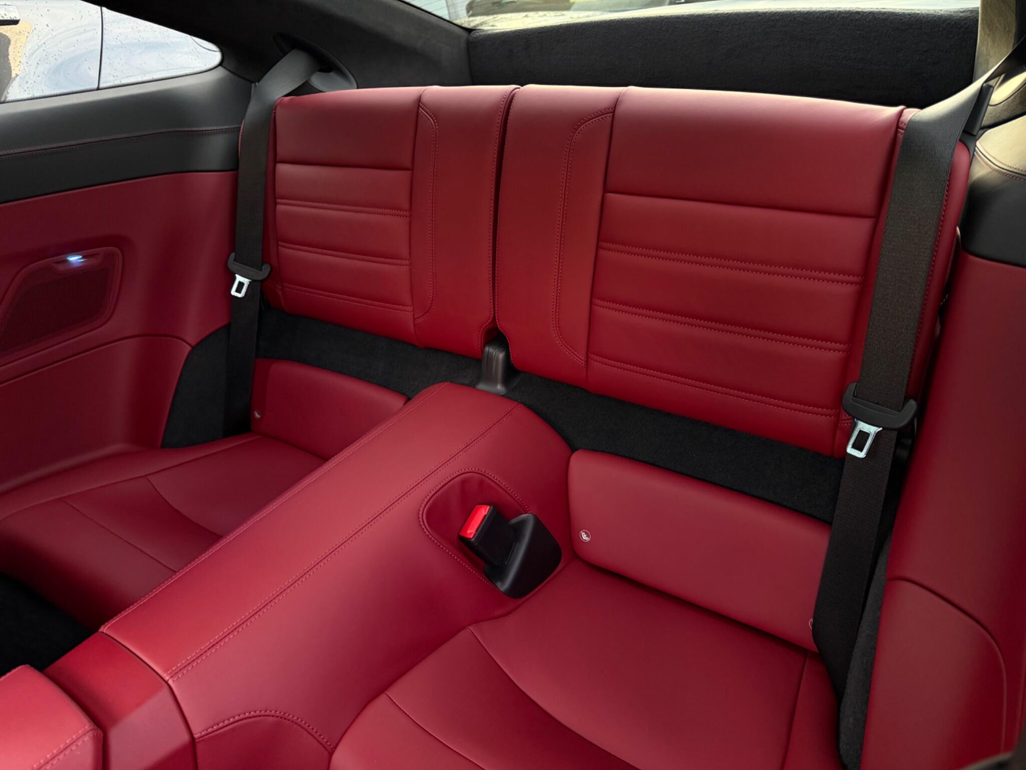 Porsche 911 view 35
