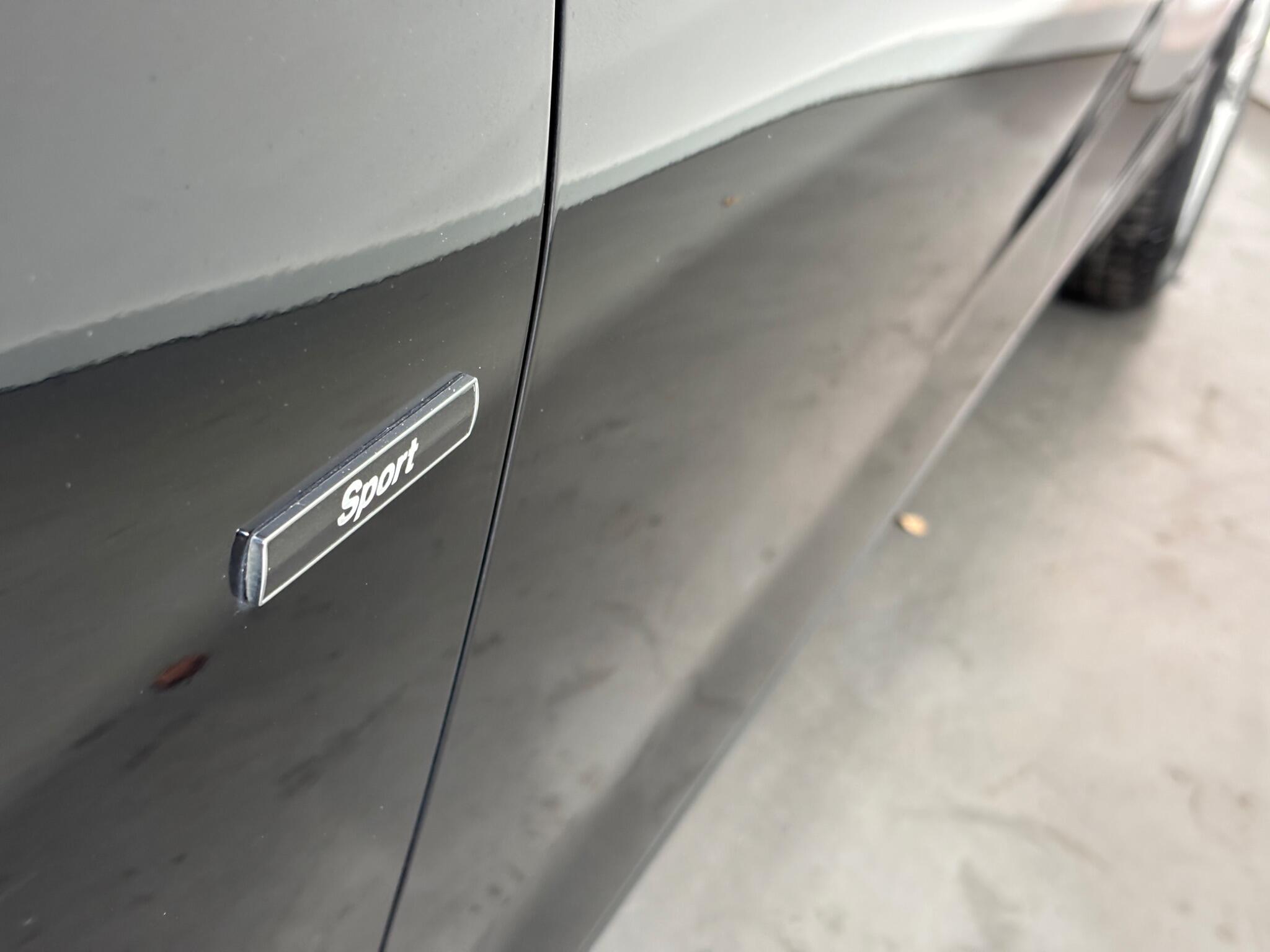 BMW 1 Series view 8