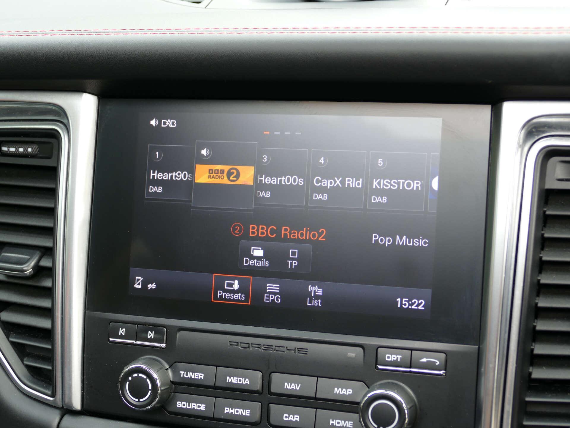Porsche Macan view 35