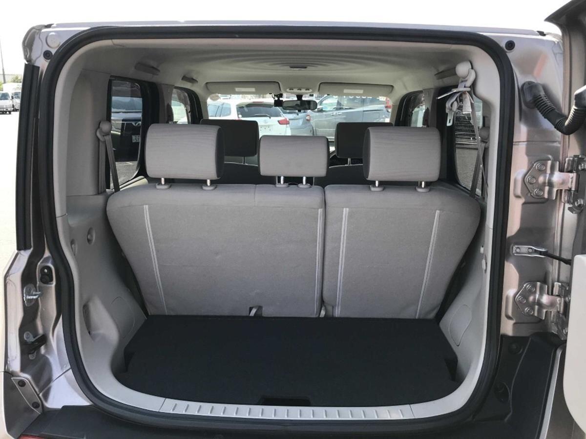 Nissan Cube view 8