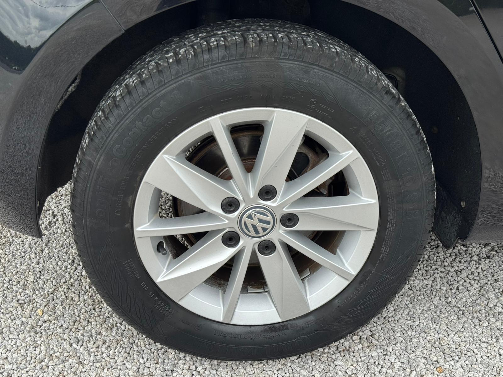 2013 Volkswagen Golf image 28