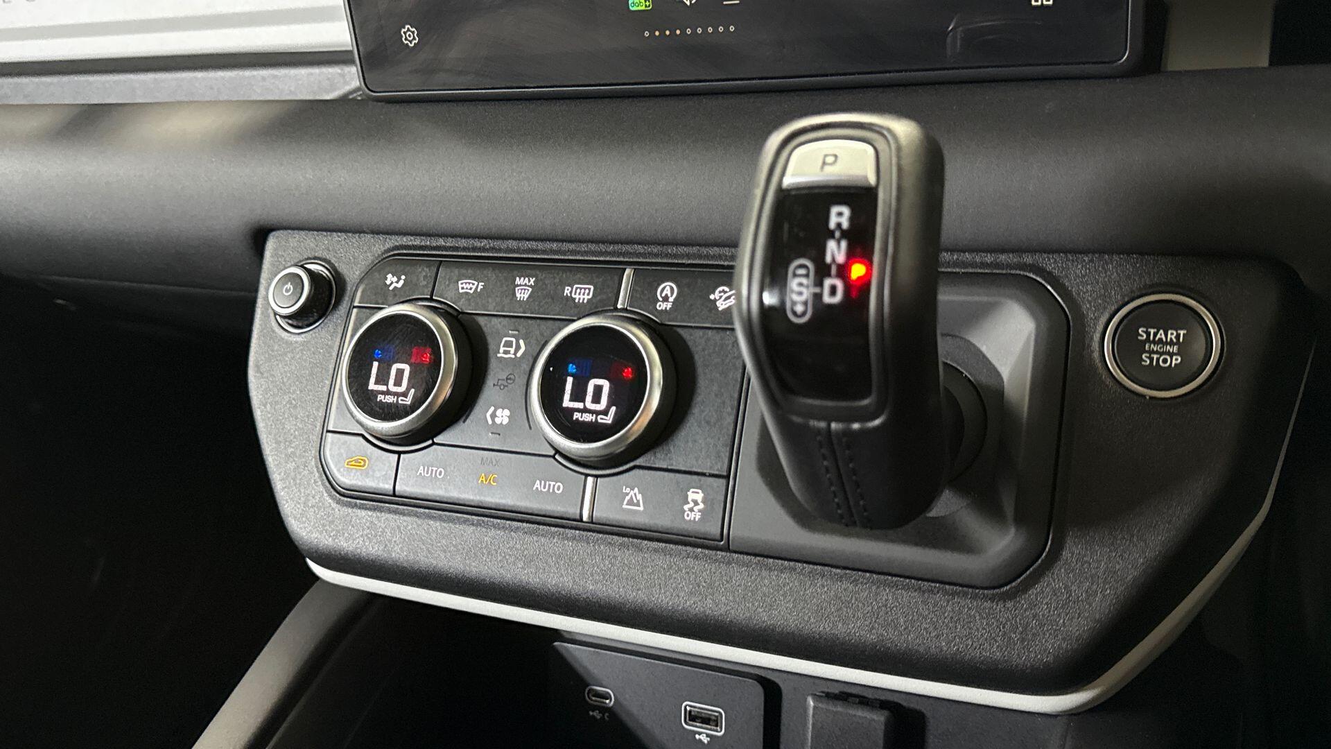Land Rover Defender view 13