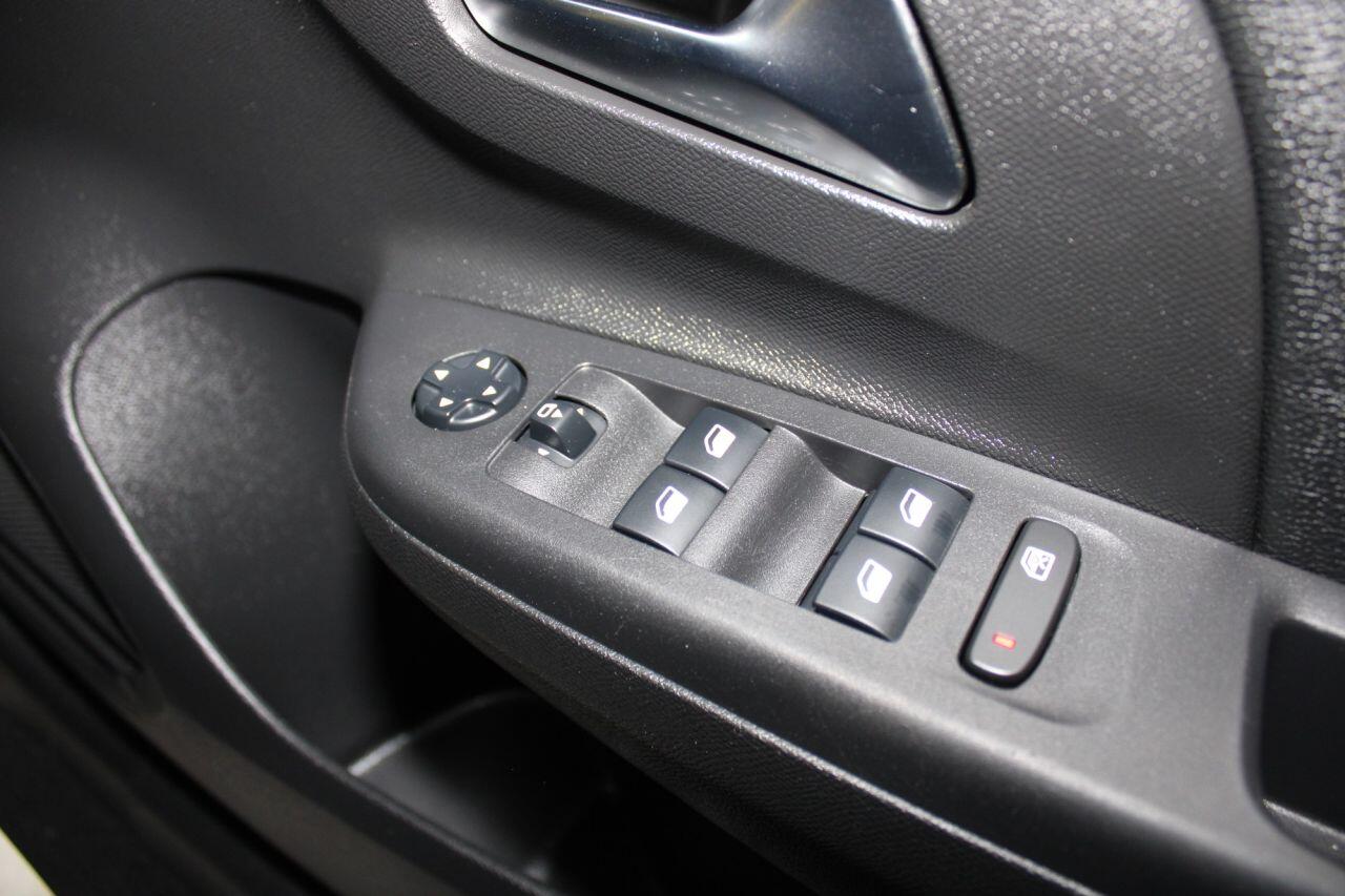 Vauxhall Corsa view 13