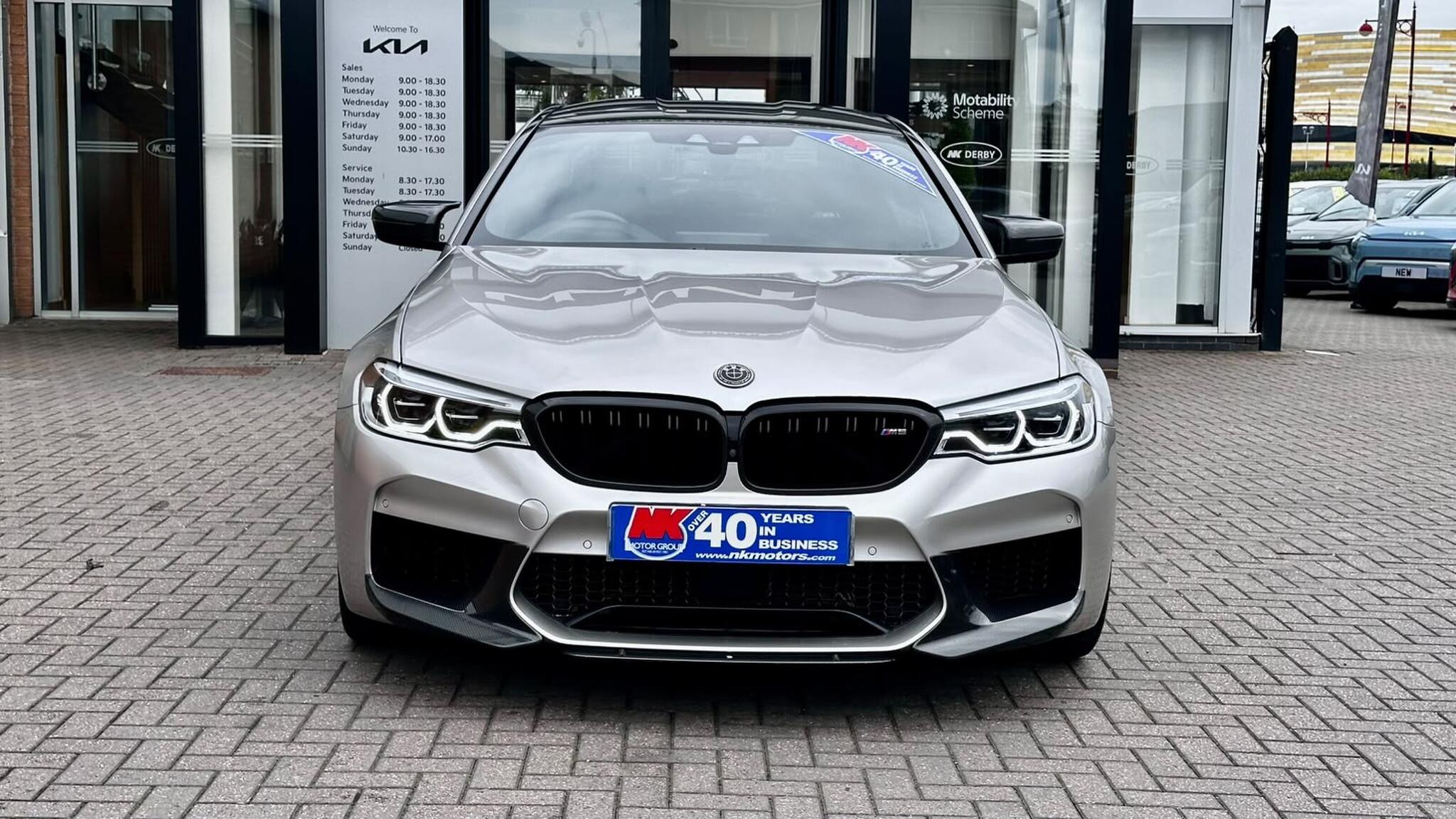 BMW M5 view 13