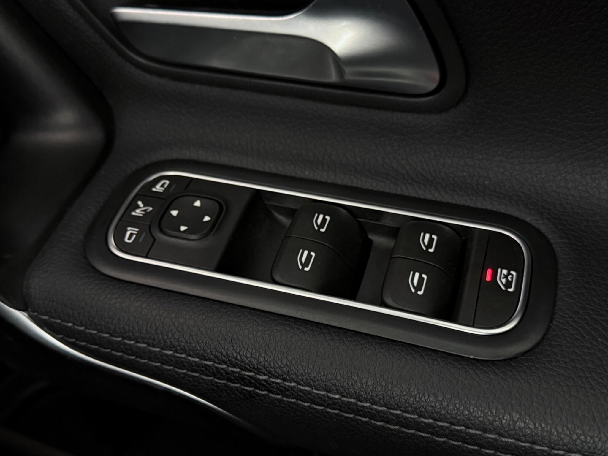 Mercedes-Benz A-Class view 21