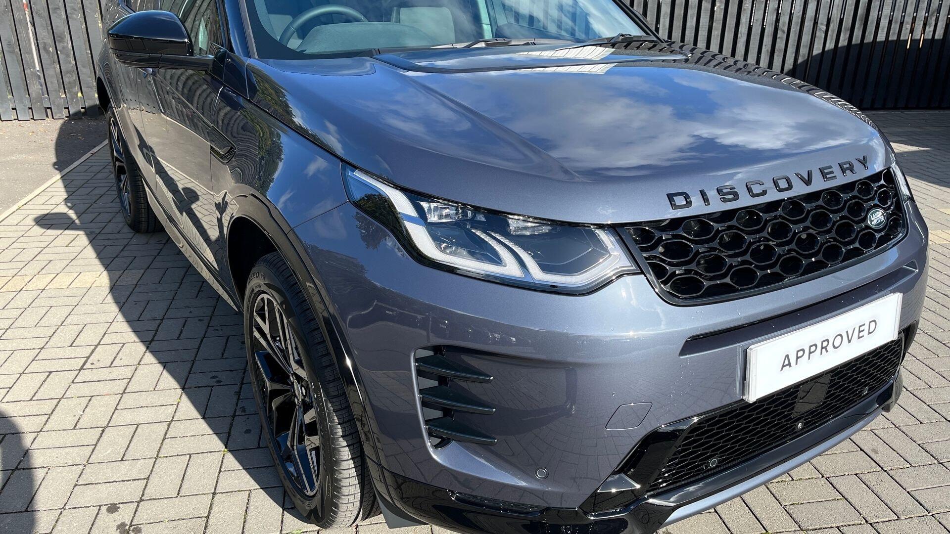 Land Rover Discovery Sport view 18