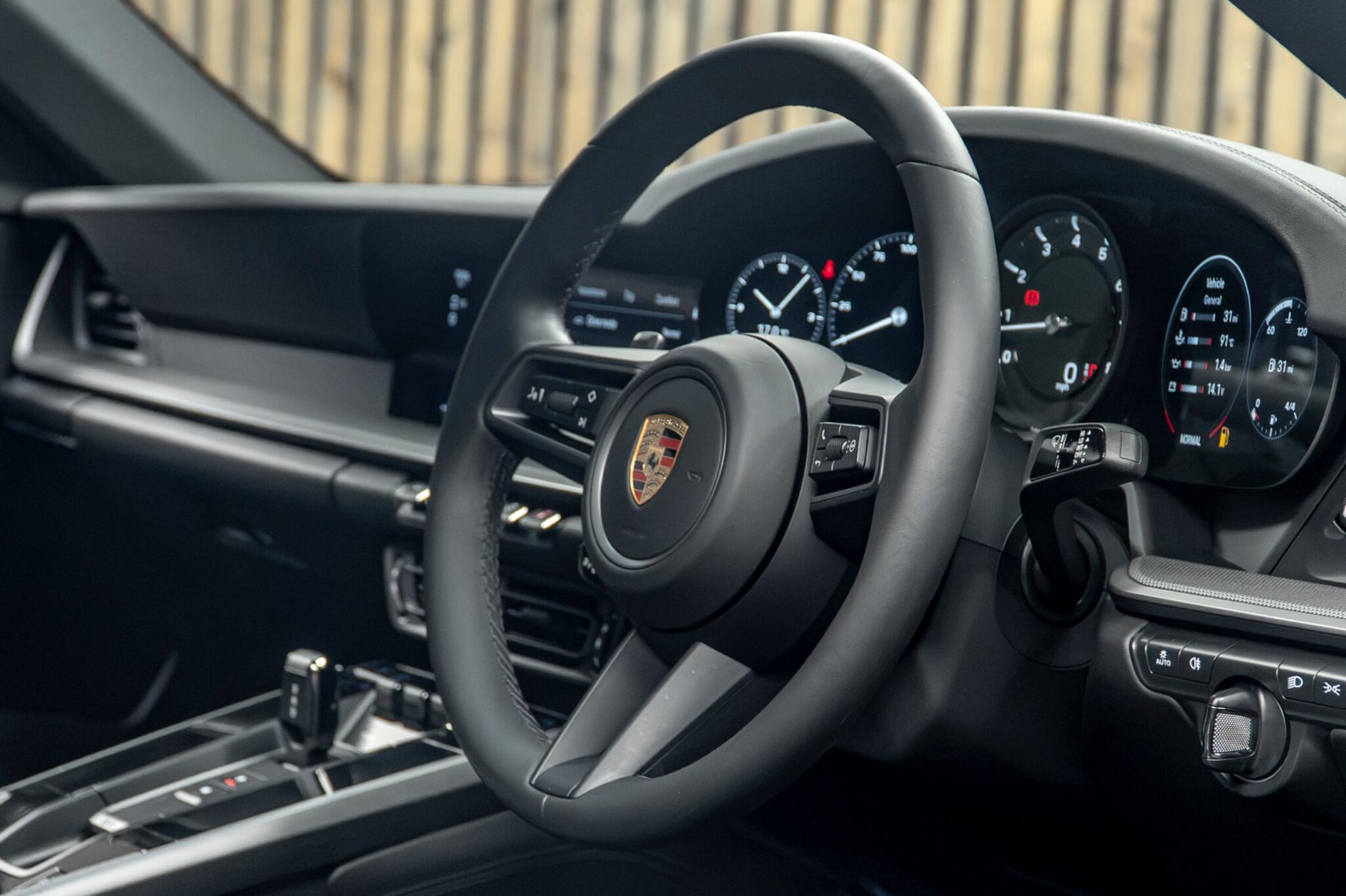 Porsche 911 view 28