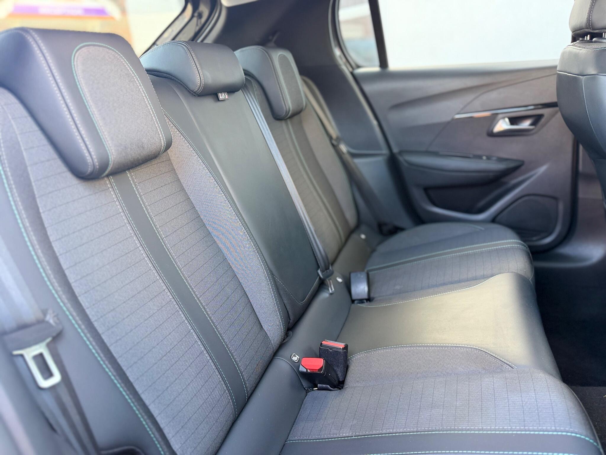 Peugeot 208 view 24