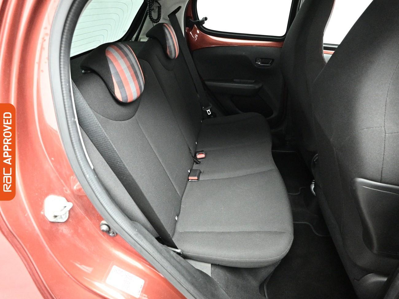 Peugeot 108 view 13